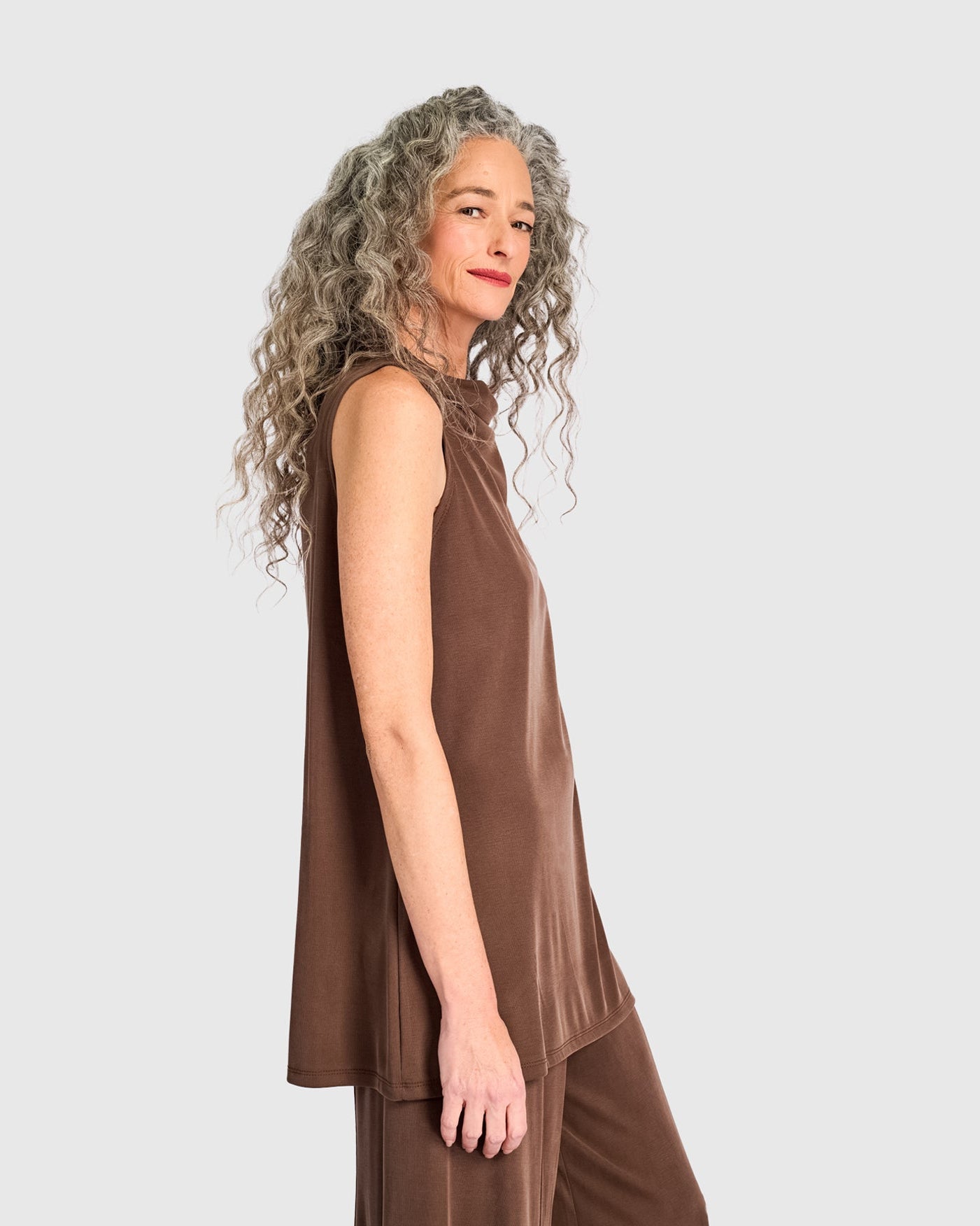 גופייה גולף חומה