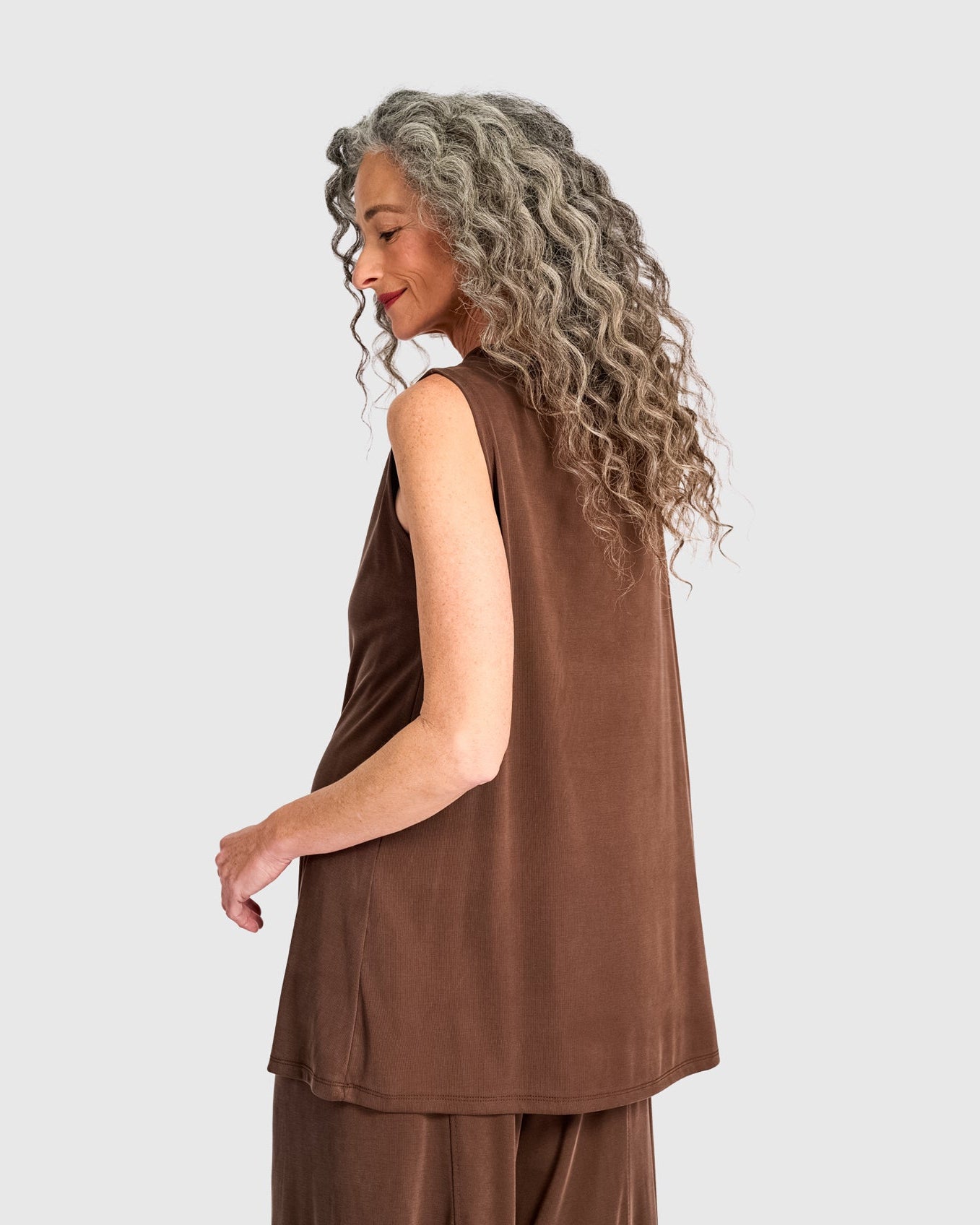 גופייה גולף חומה