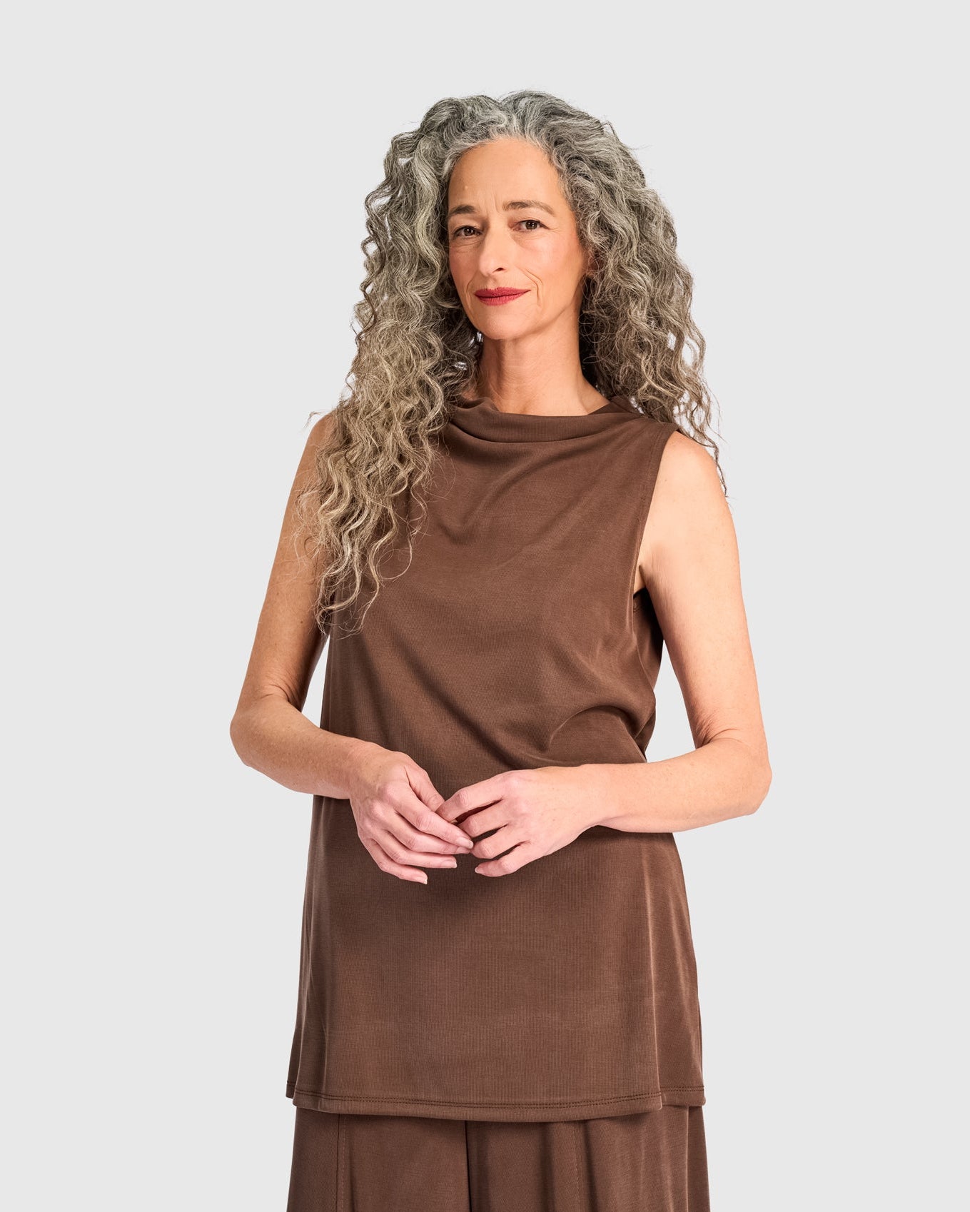 גופייה גולף חומה