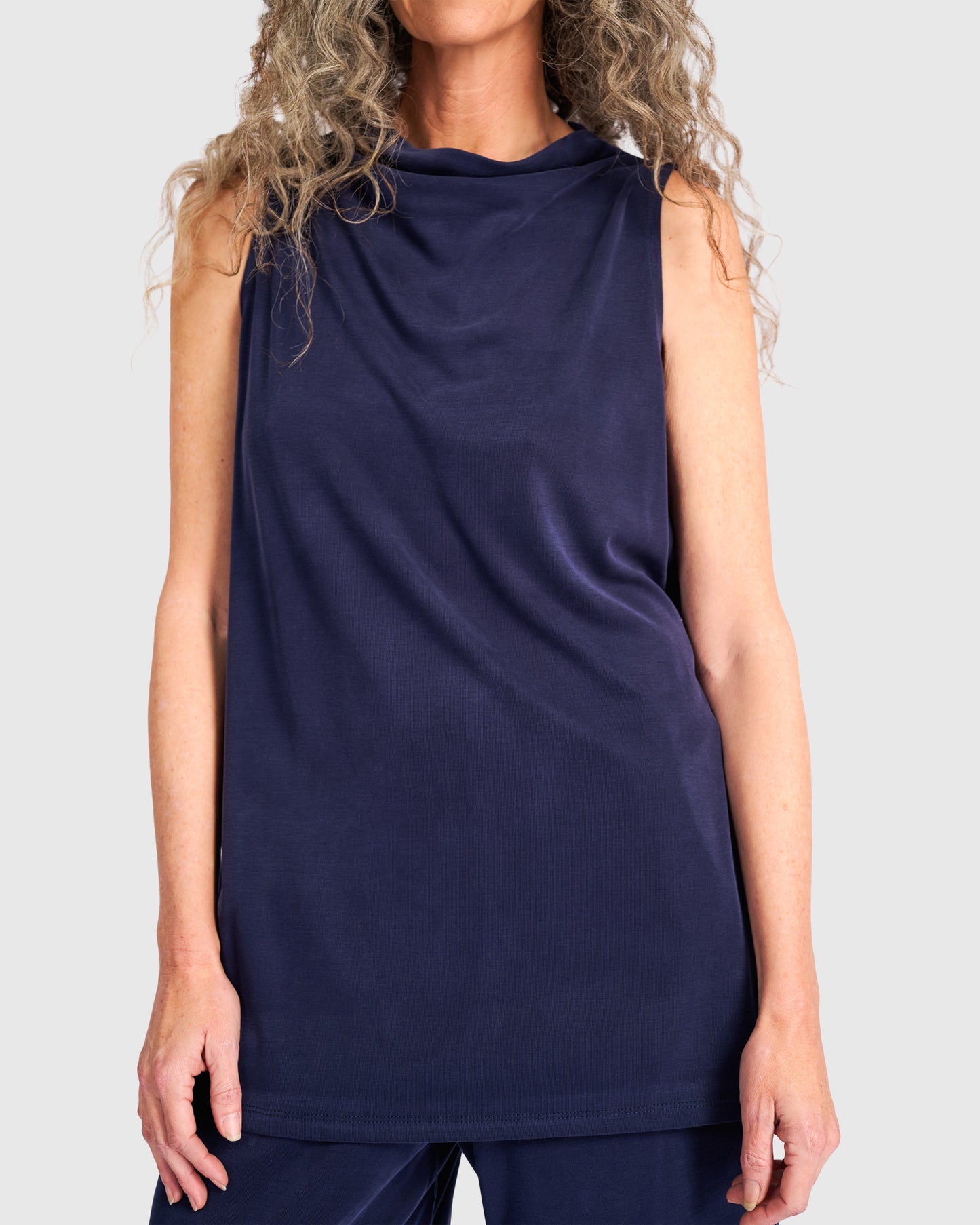 גופייה גולף כחולה