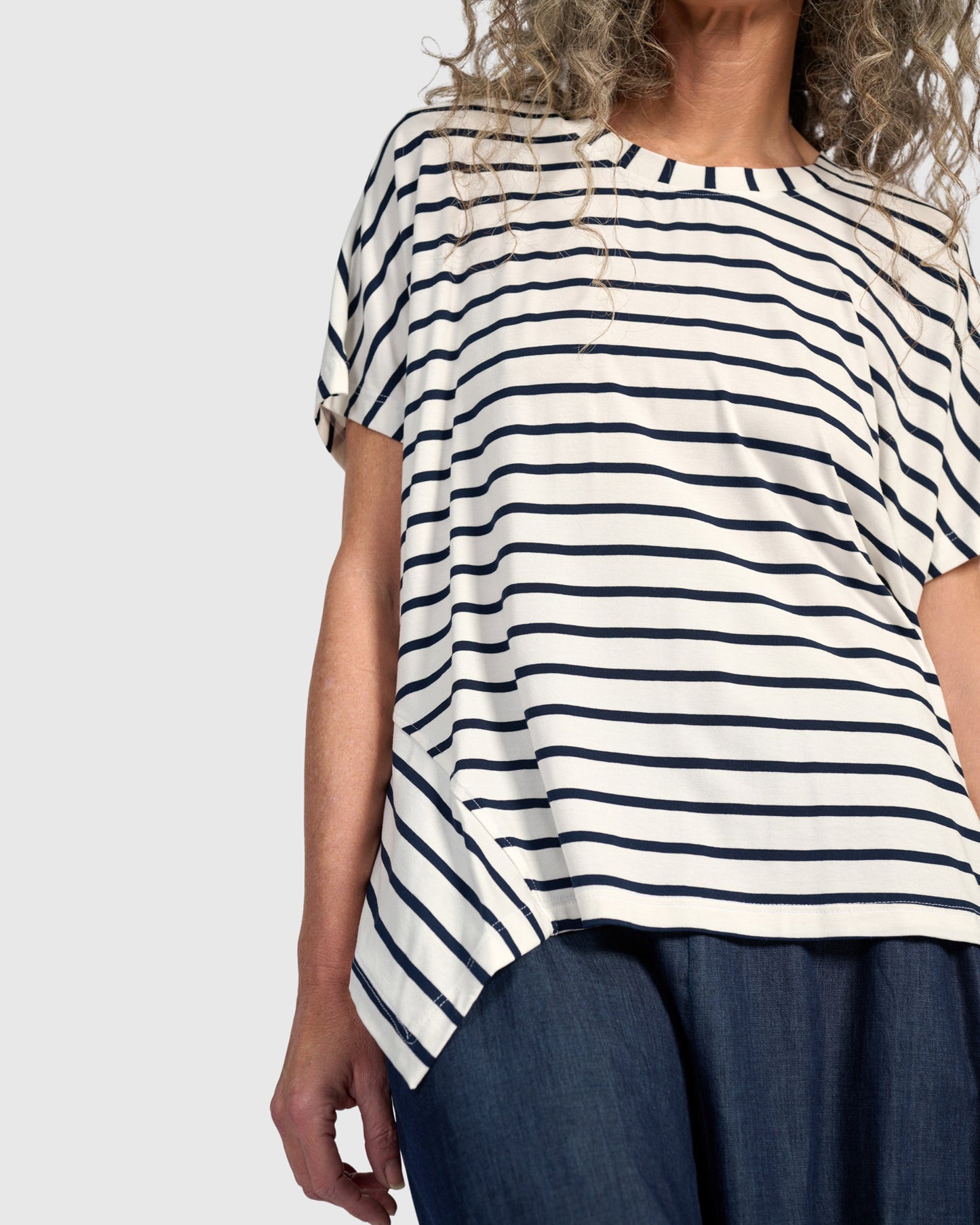 טישירט תלתל פסים נייבי