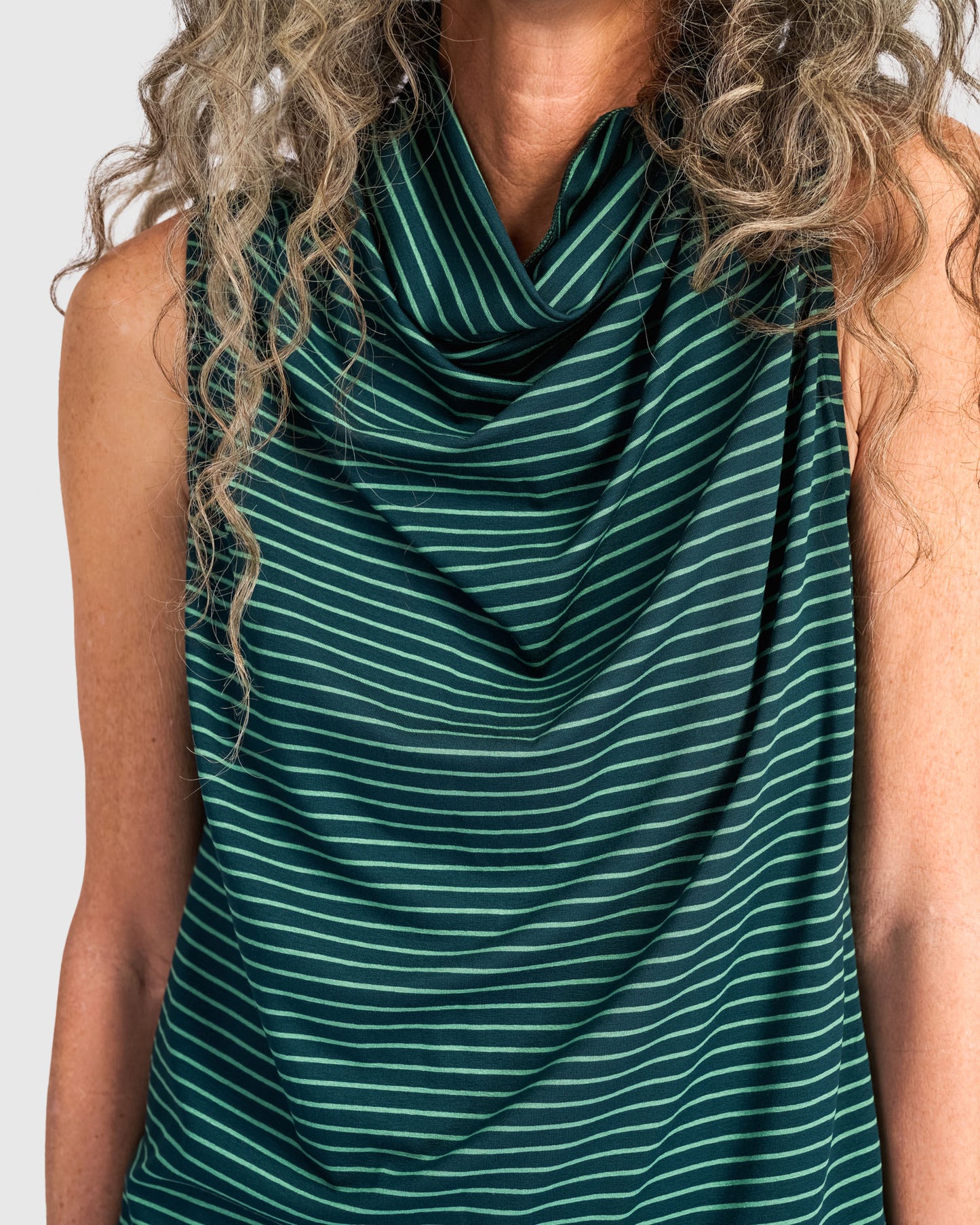 גופייה גולף קצרה פס ירוק