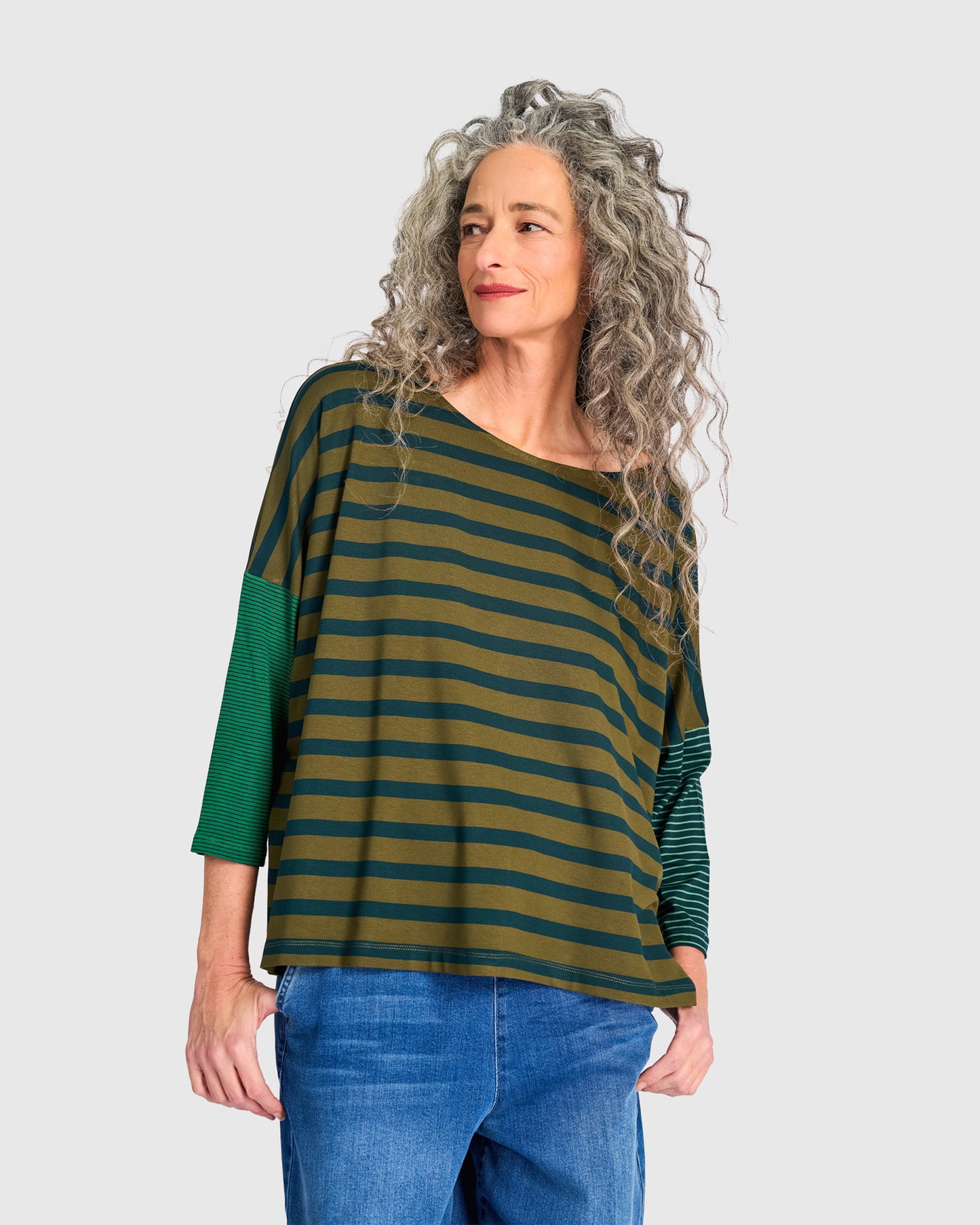 טישירט בסטי חאקי מיקס