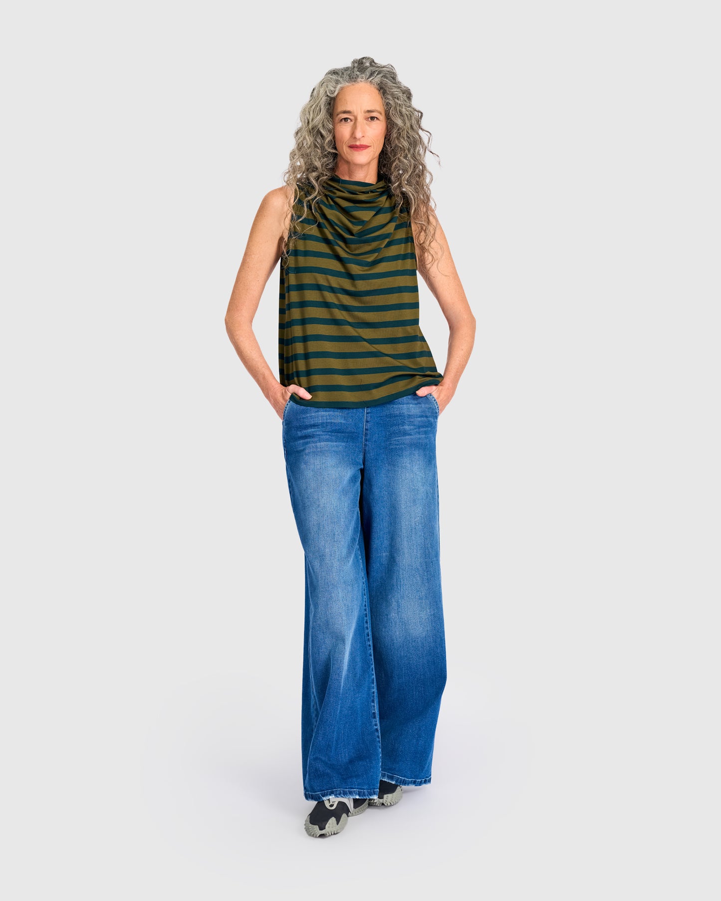 גופייה  גולף קצרה פס זית