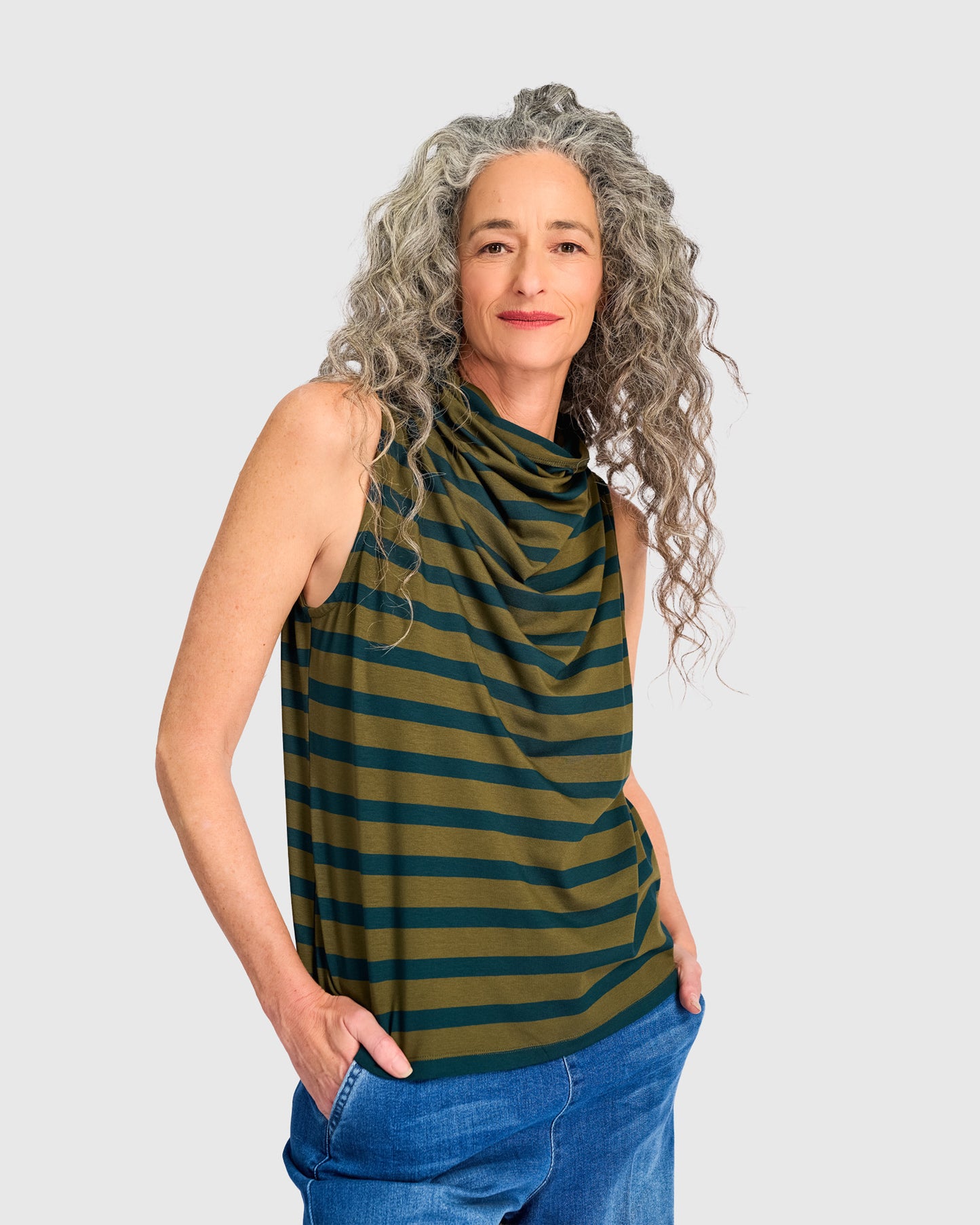 גופייה  גולף קצרה פס זית