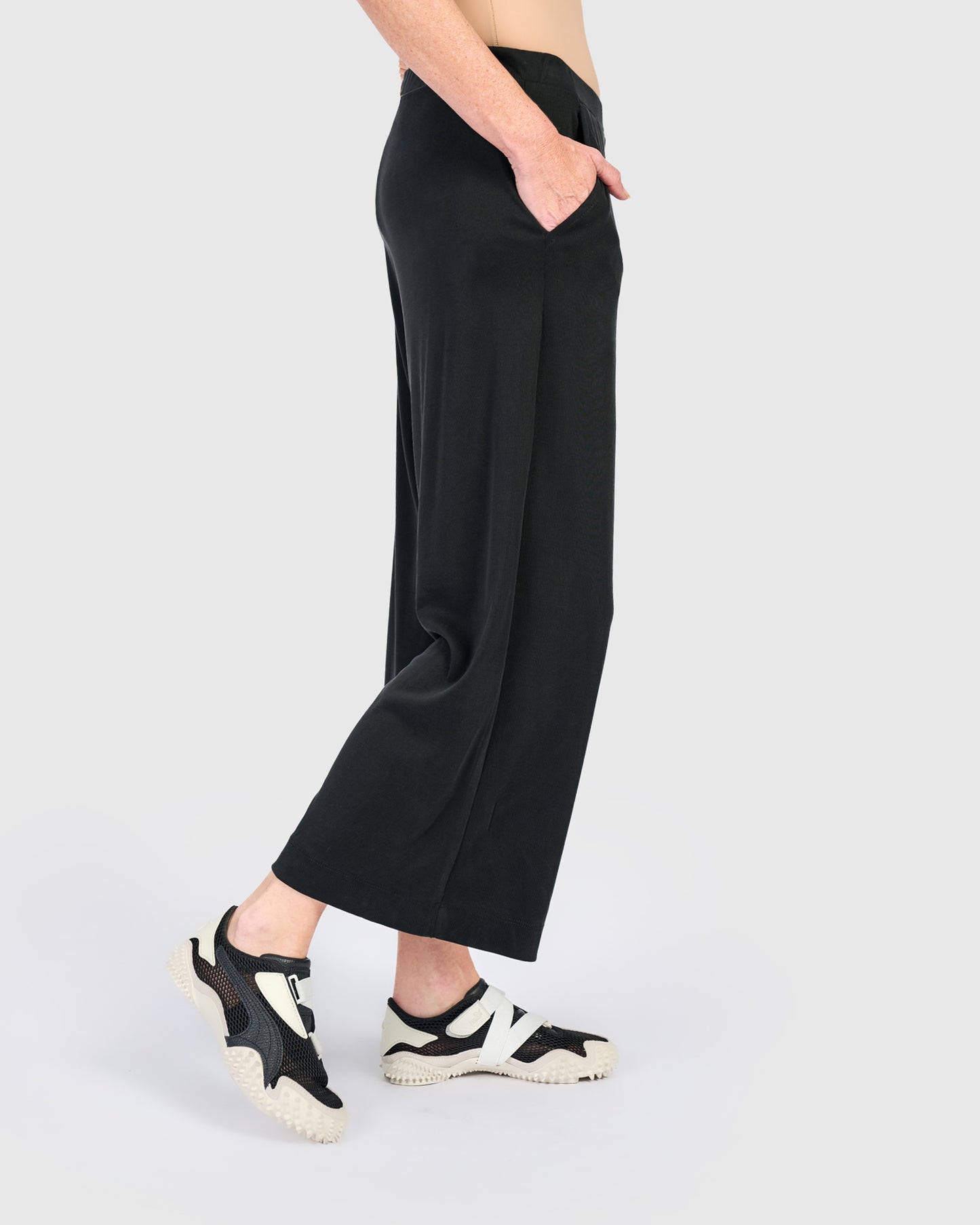 מכנסי בסטי שחור