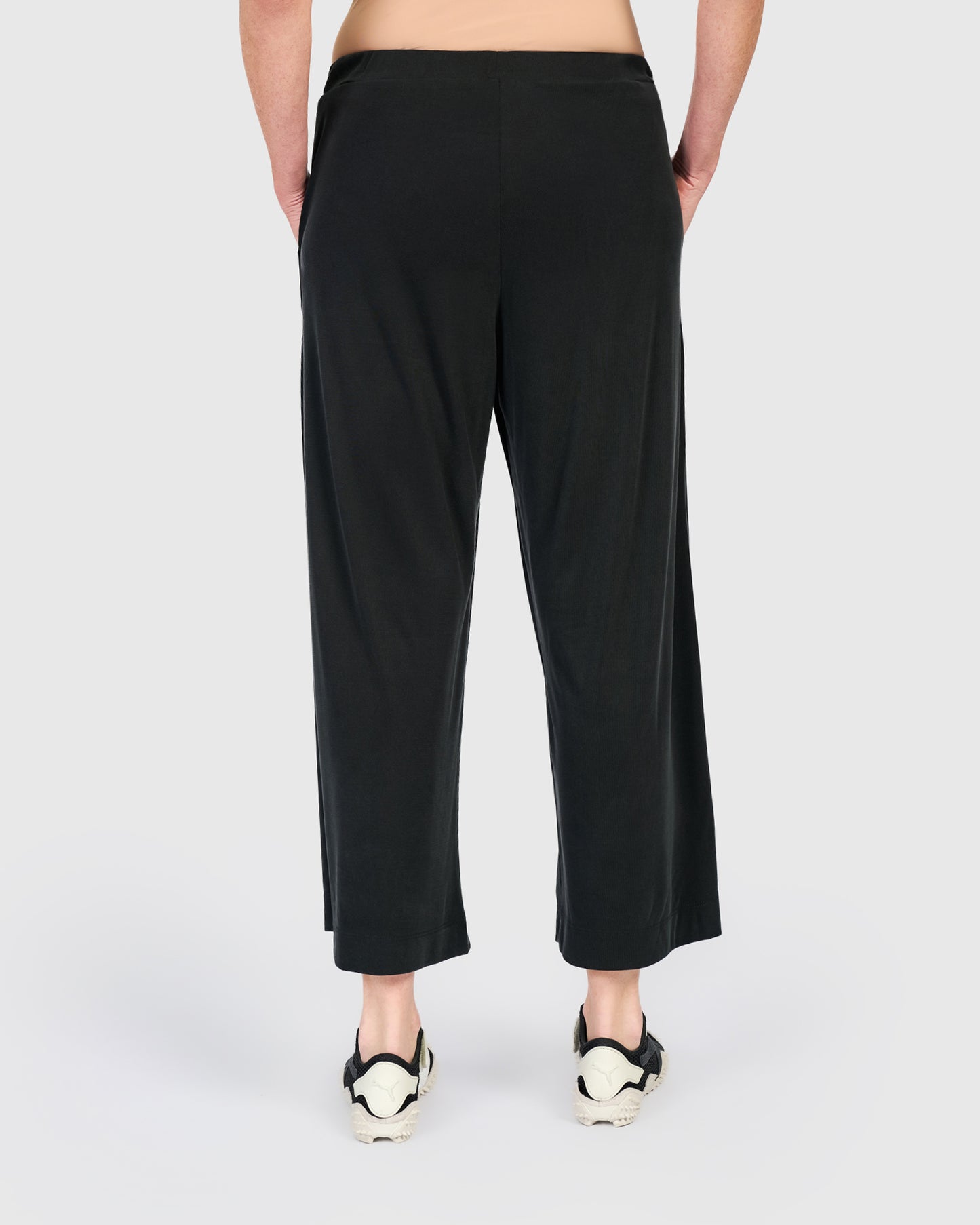 מכנסי בסטי שחור