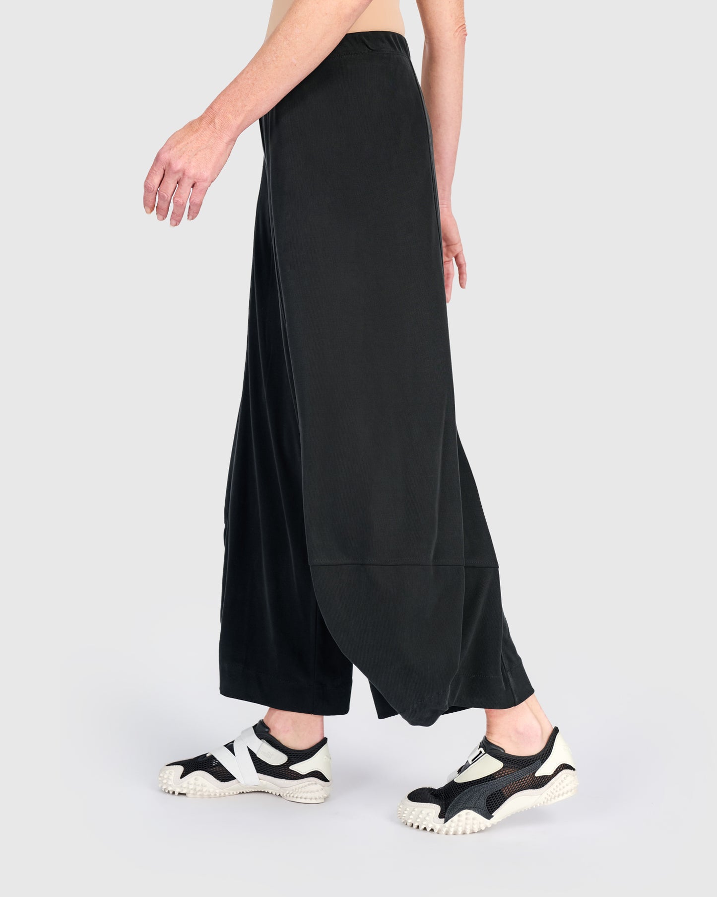 מכנסי בסטי שחור