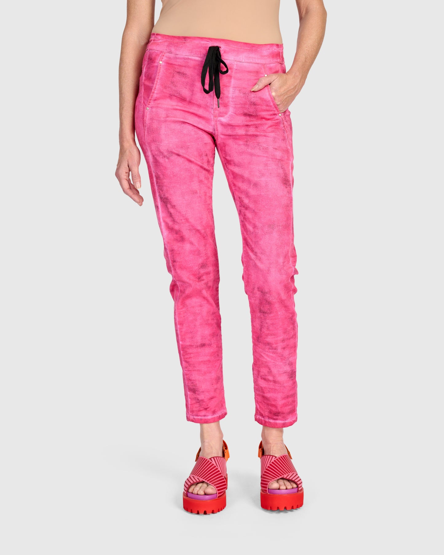 מכנסי גריי מג'נטה