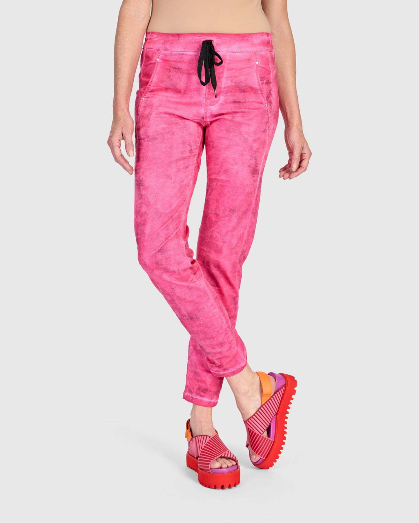 מכנסי גריי מג'נטה