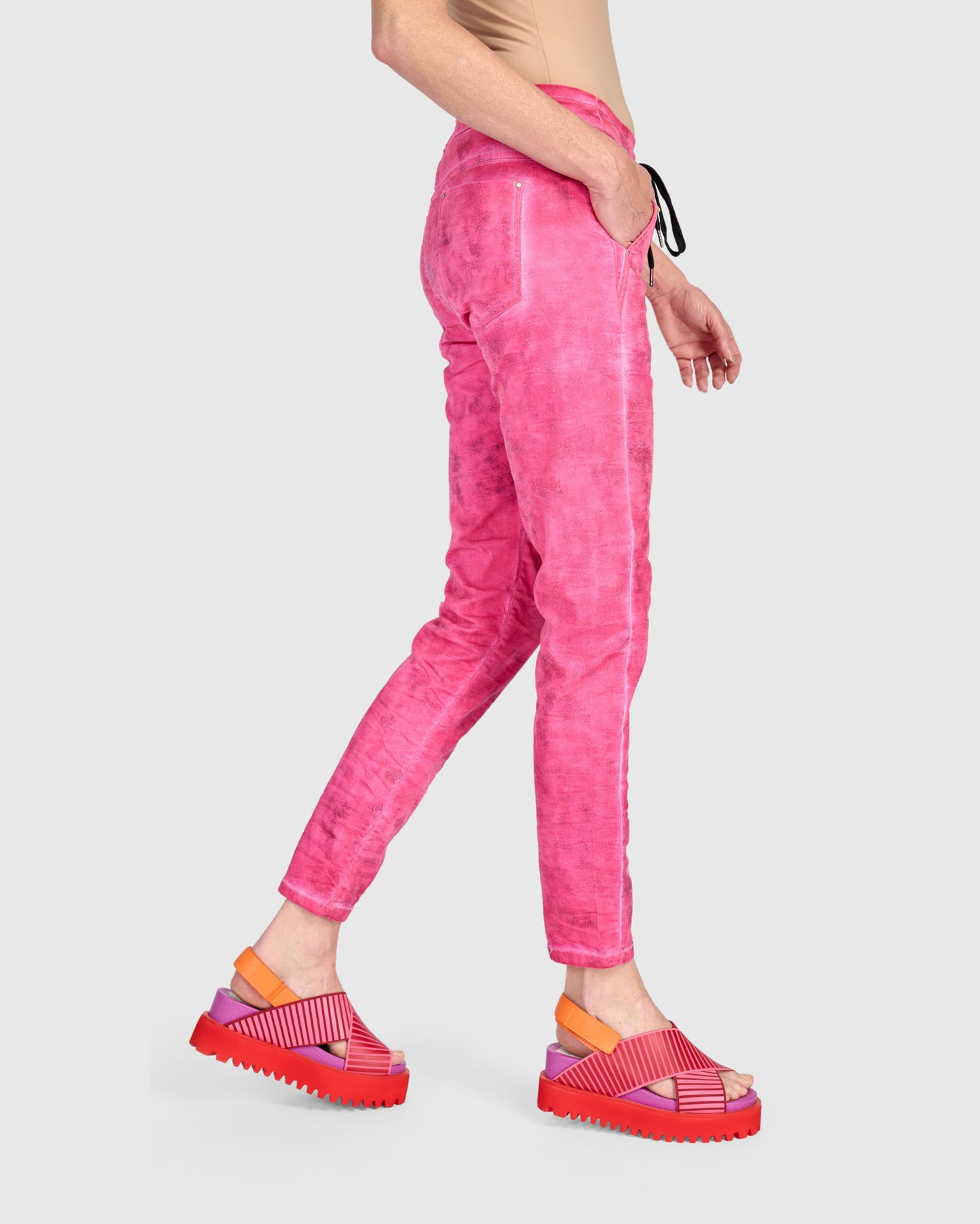 מכנסי גריי מג'נטה