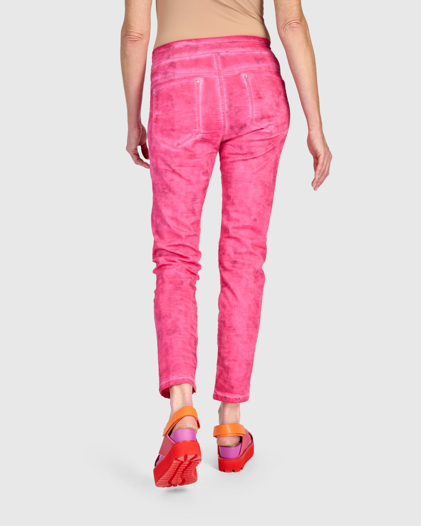 מכנסי גריי מג'נטה