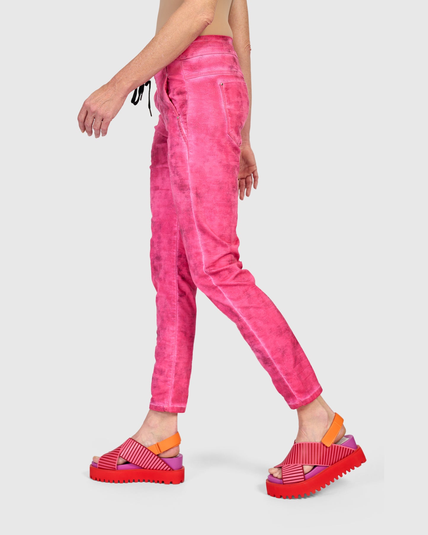 מכנסי גריי מג'נטה