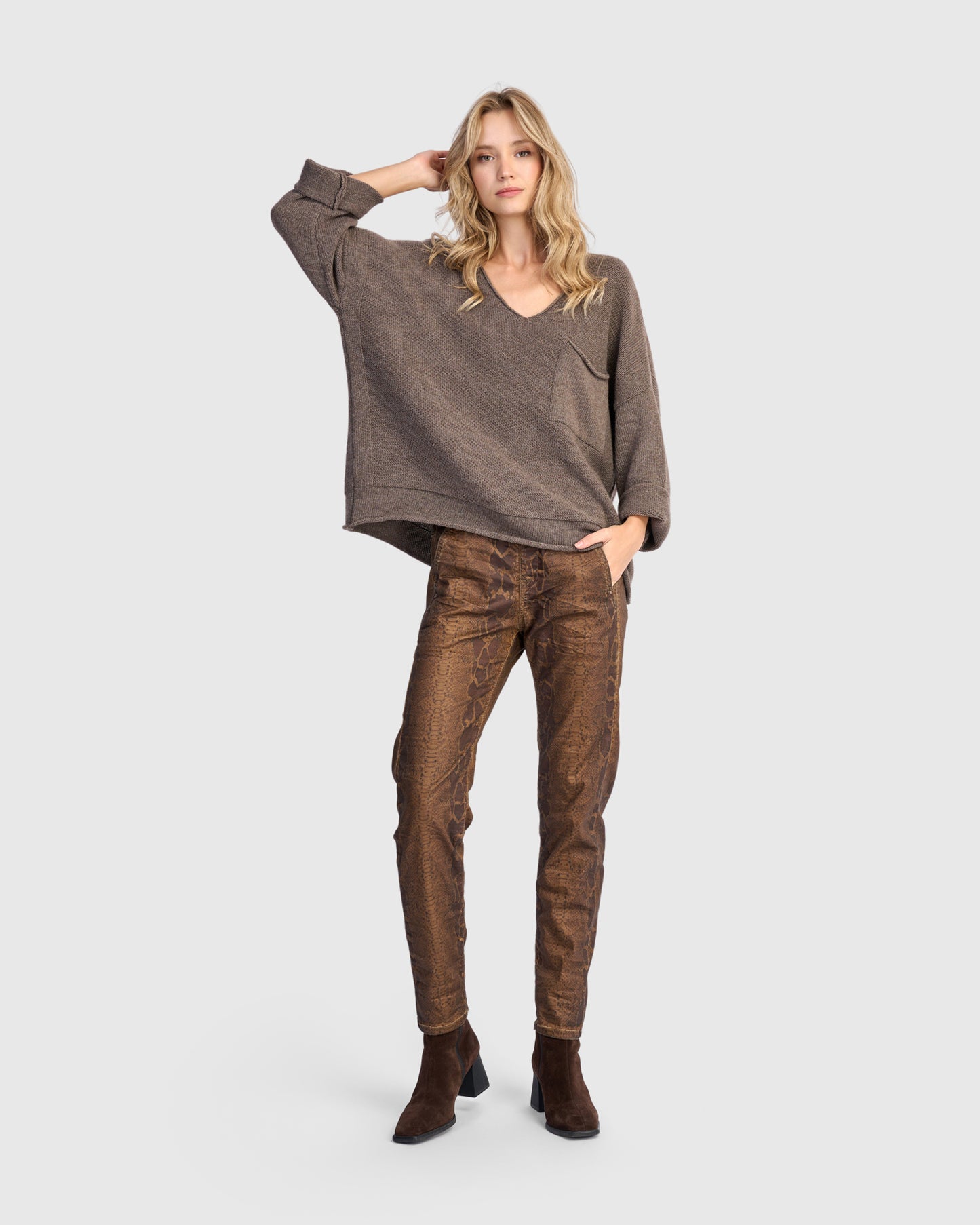 סוודר כיס חום