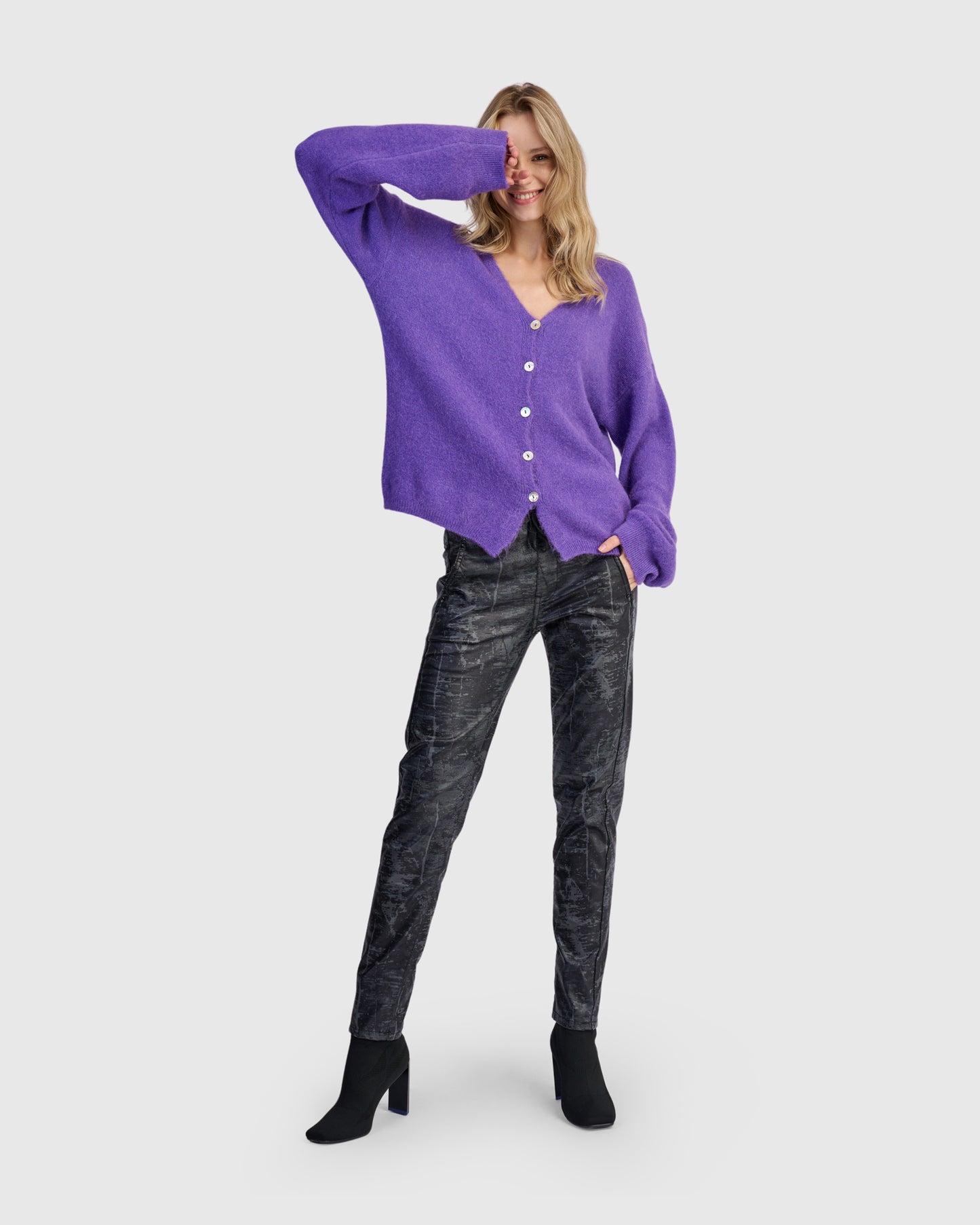 סריג מתחלף סגול