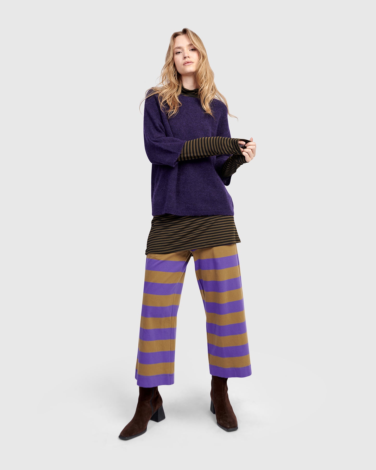 מכנסי אורבן בסטי פסים סגול