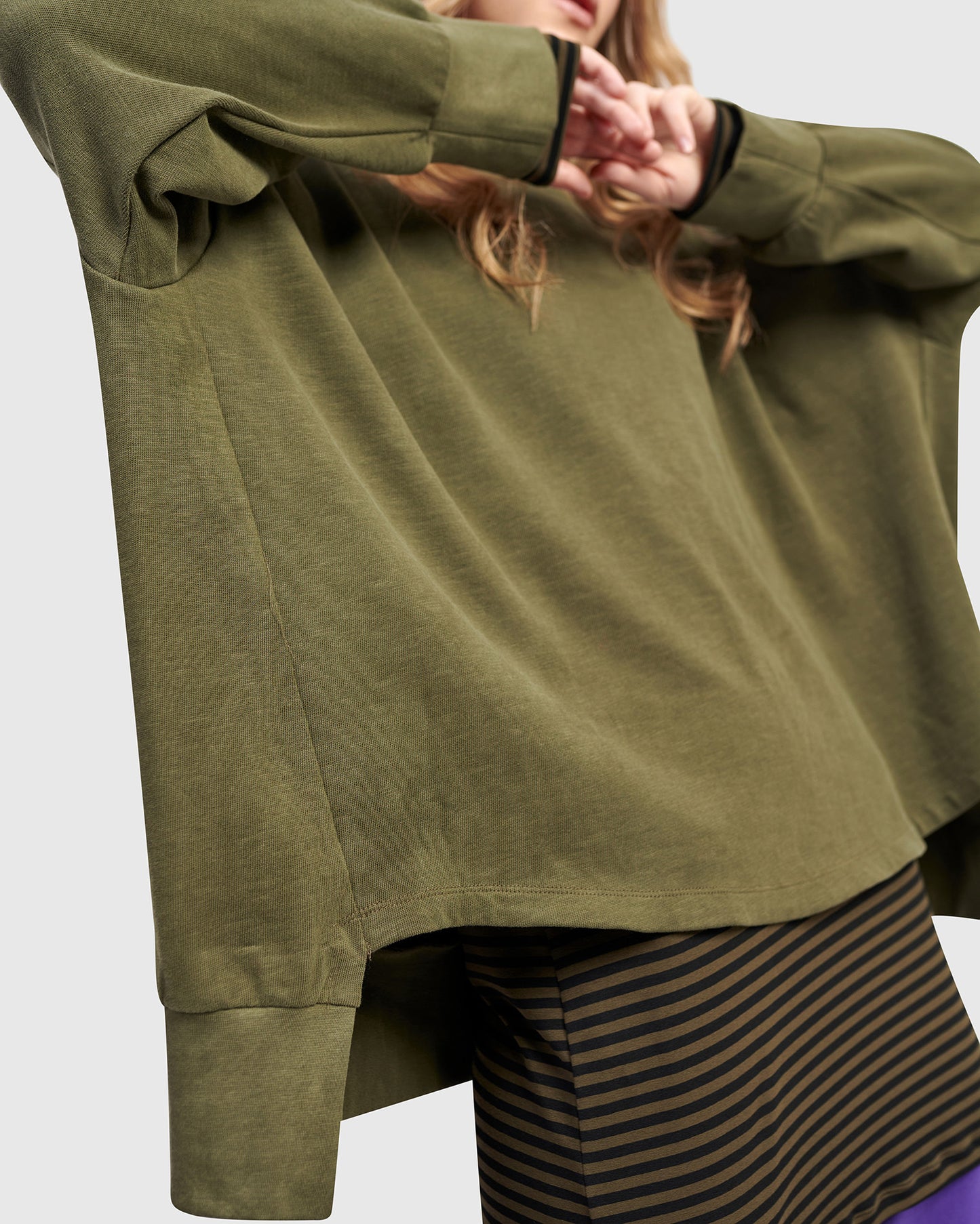 סווטשירט אורבן חאקי זית