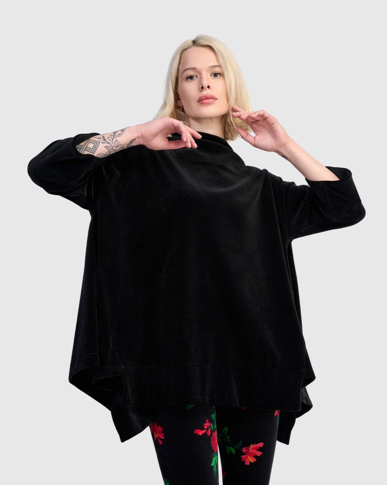 טוניקה פורצת גולף קטיפה שחורה