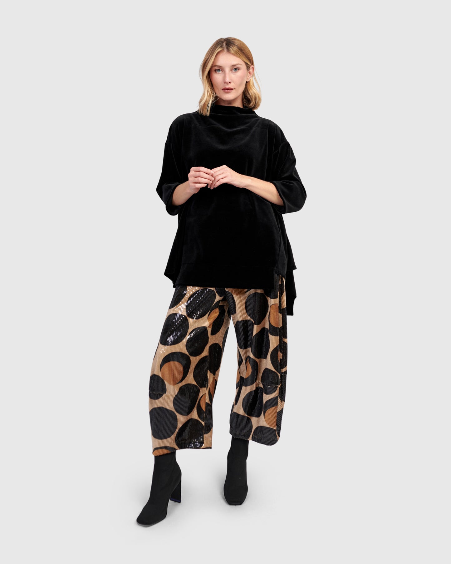 טוניקה פורצת גולף קטיפה שחורה