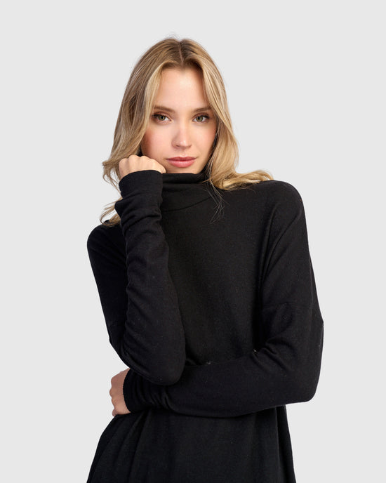 חולצה גולף שחורה