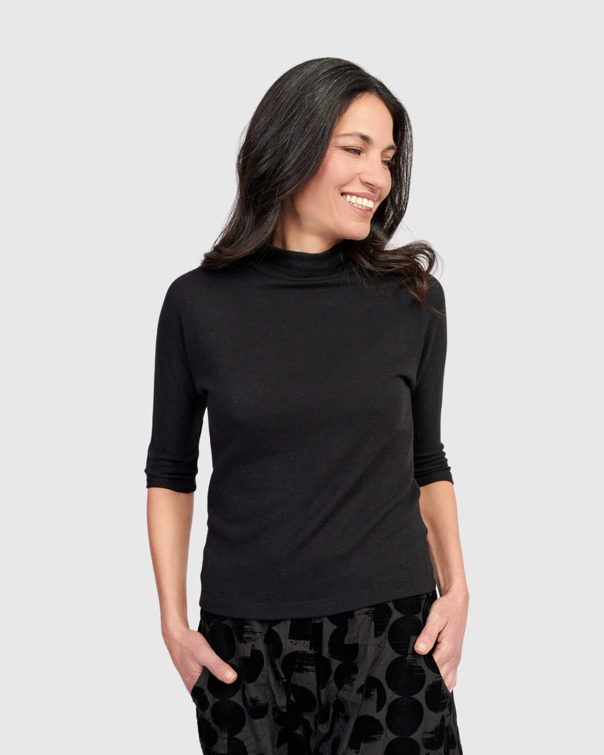 טישירט חמודה שחורה