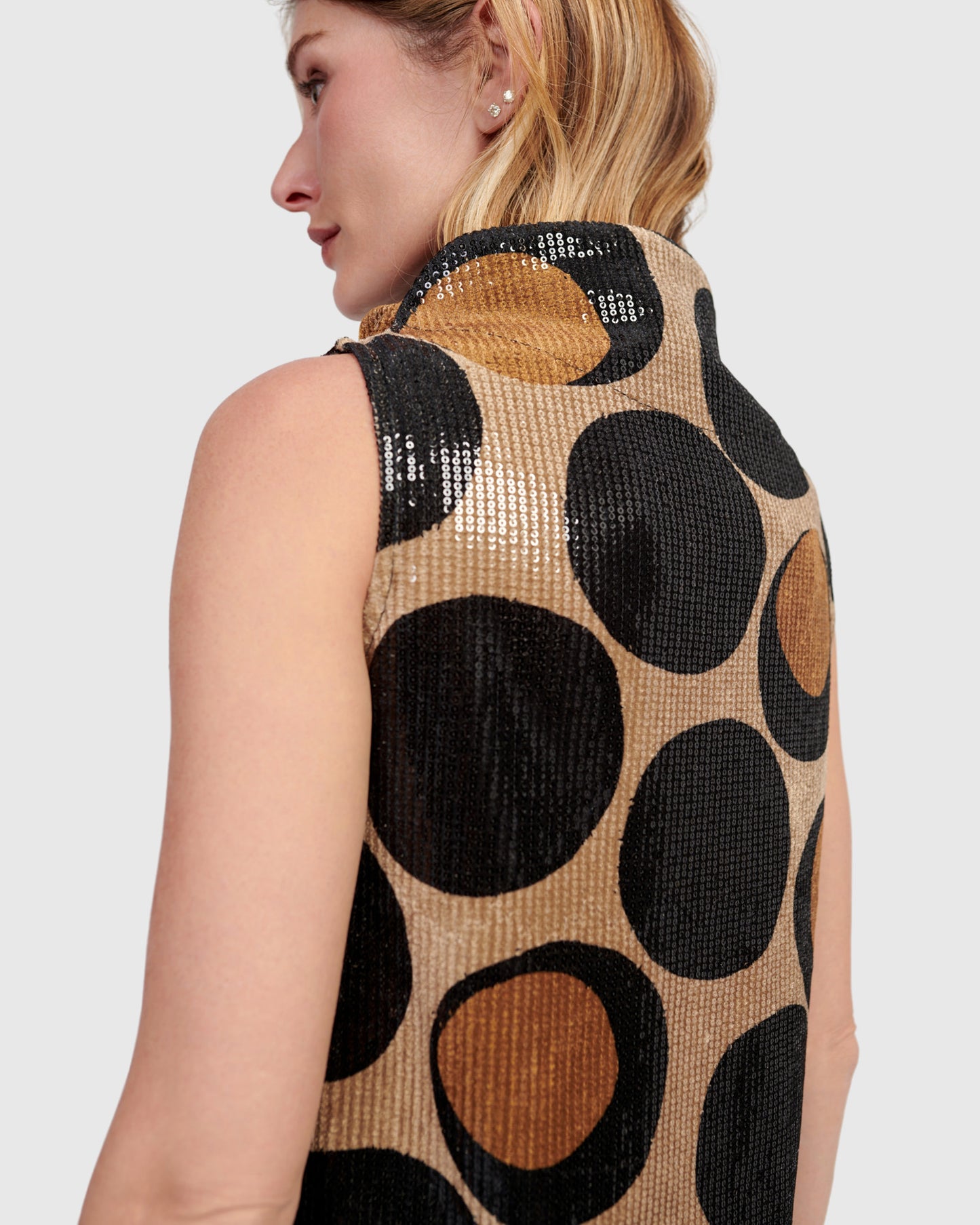 גופייה גולף פאייטים עיגולים