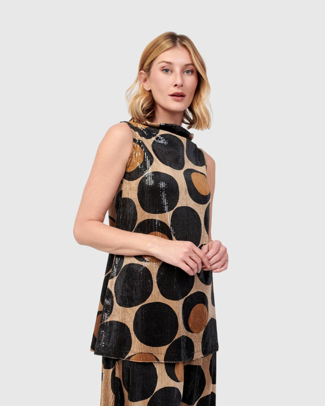 גופייה גולף פאייטים עיגולים