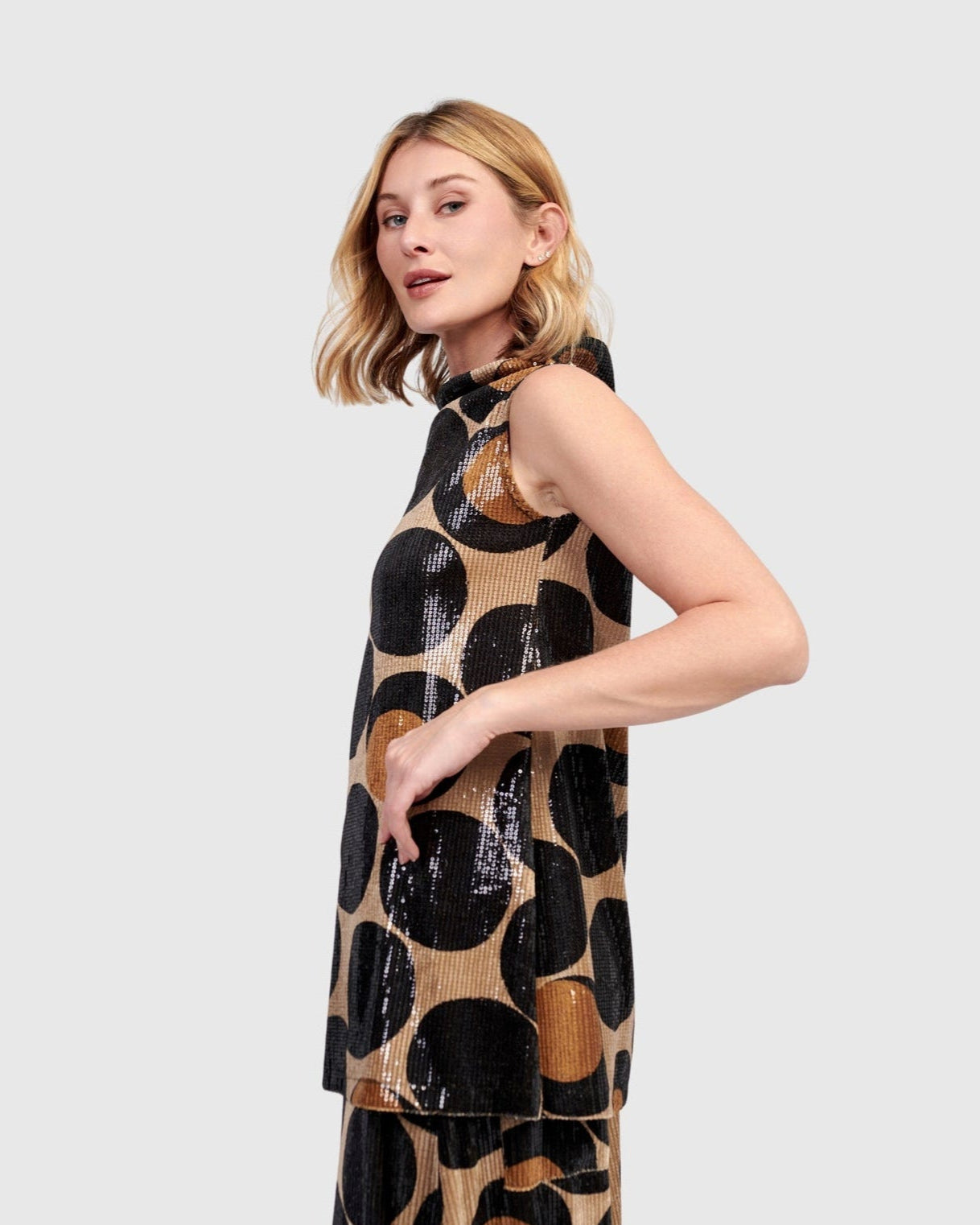 גופייה גולף פאייטים עיגולים