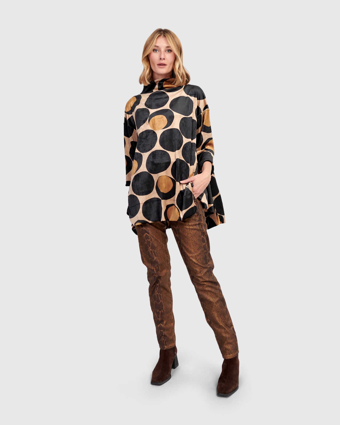 טוניקה פורצת קטיפה עיגולים