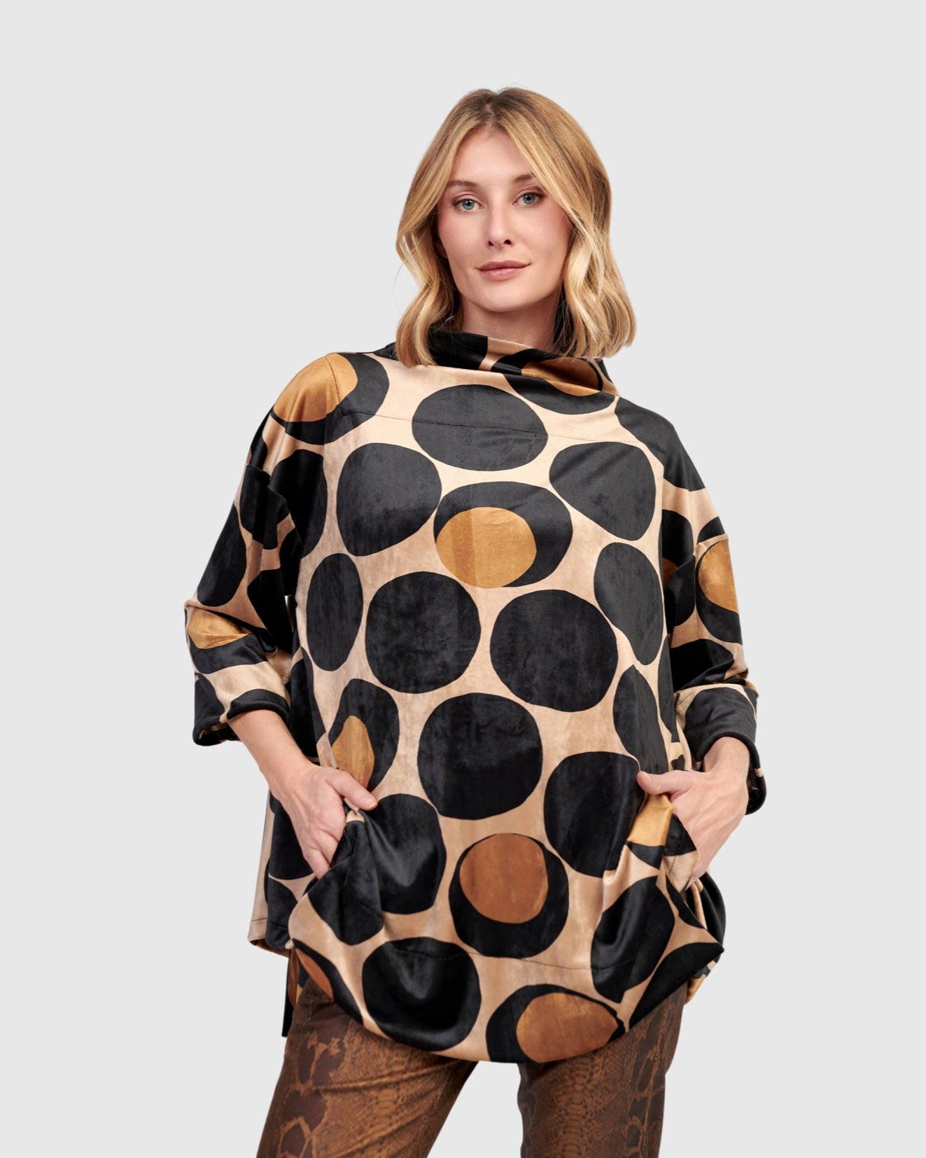 טוניקה פורצת קטיפה עיגולים