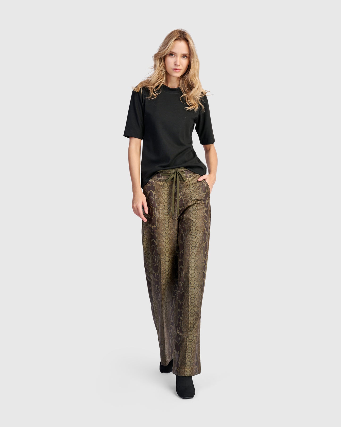 טישירט חמוד שחור