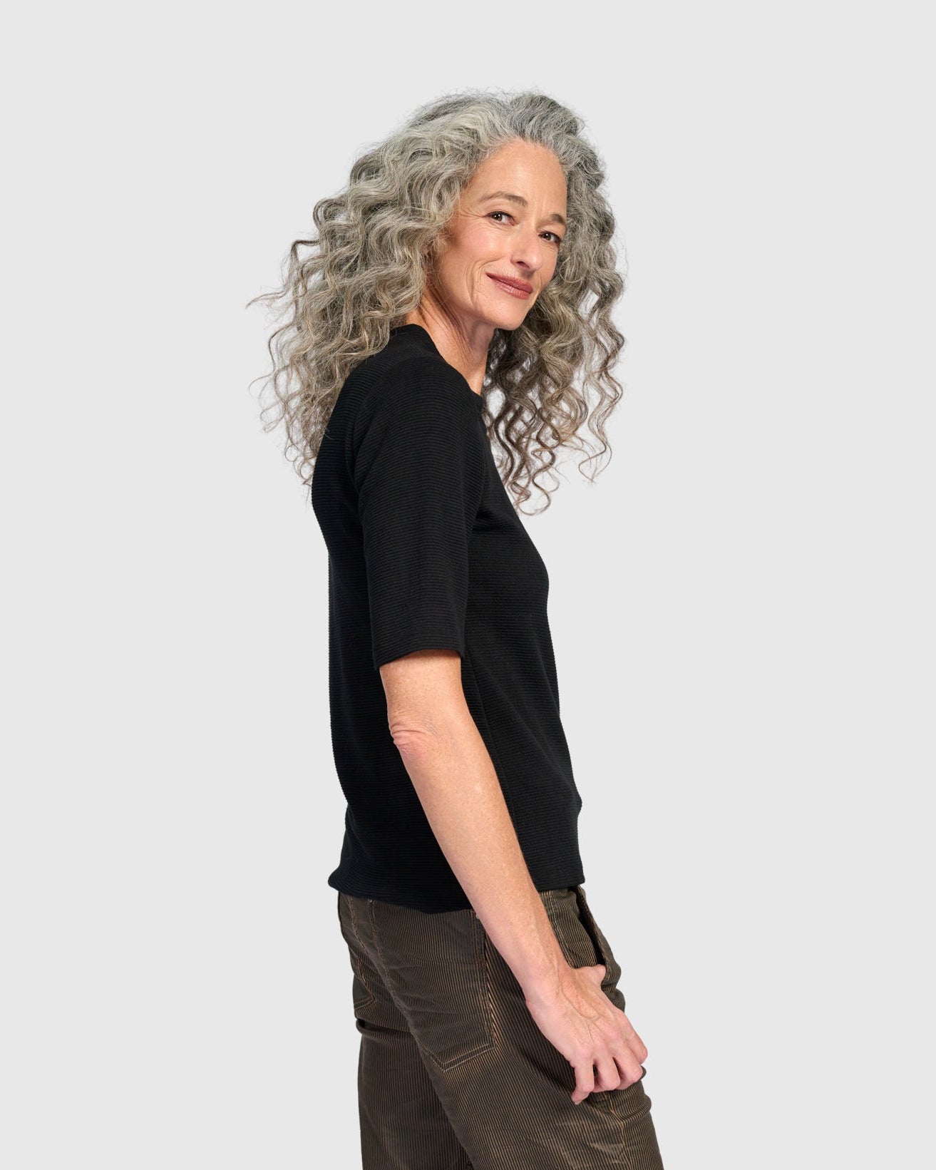 טישירט חמודה שחורה