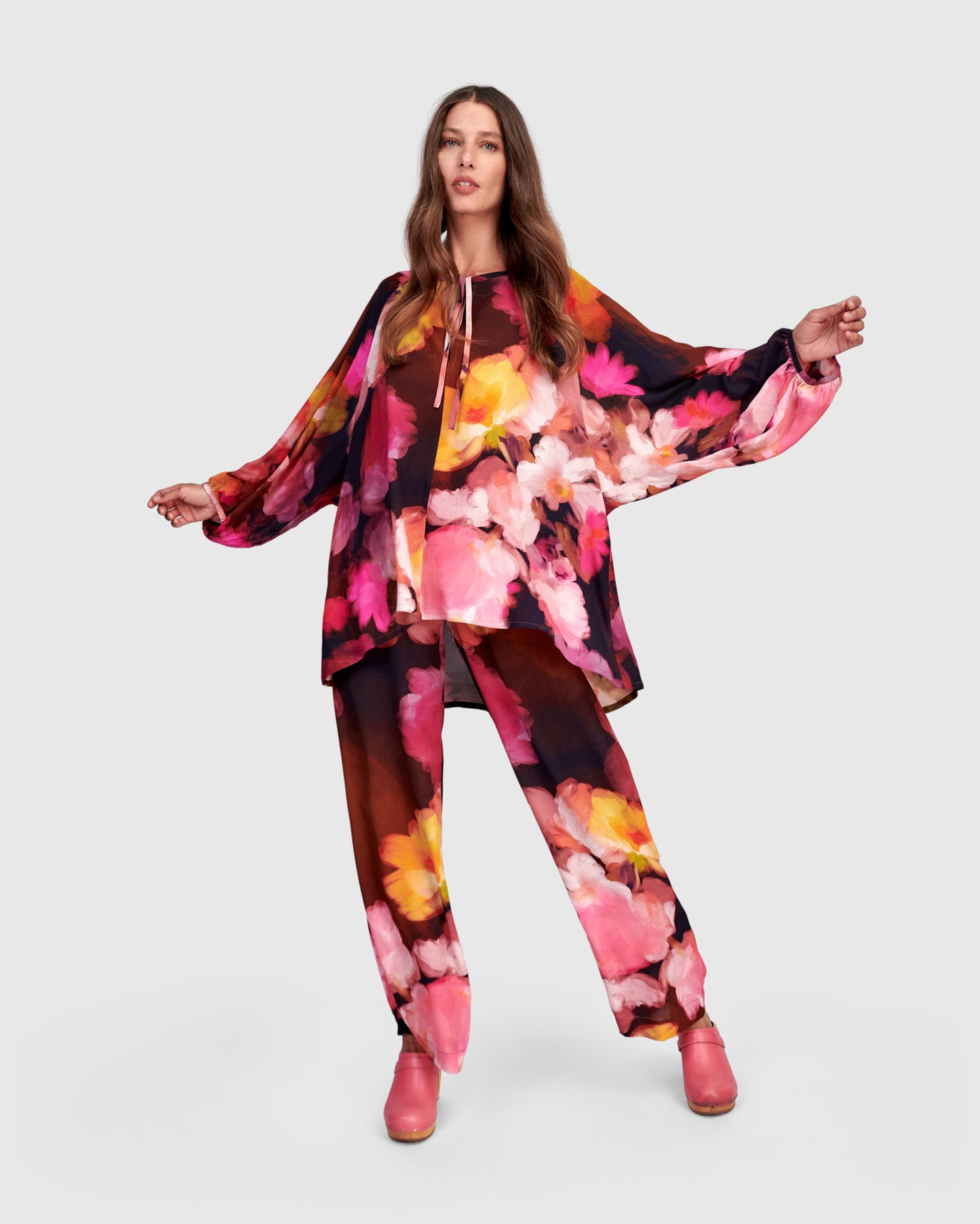 מכנסי בסטי פרחים ורוד