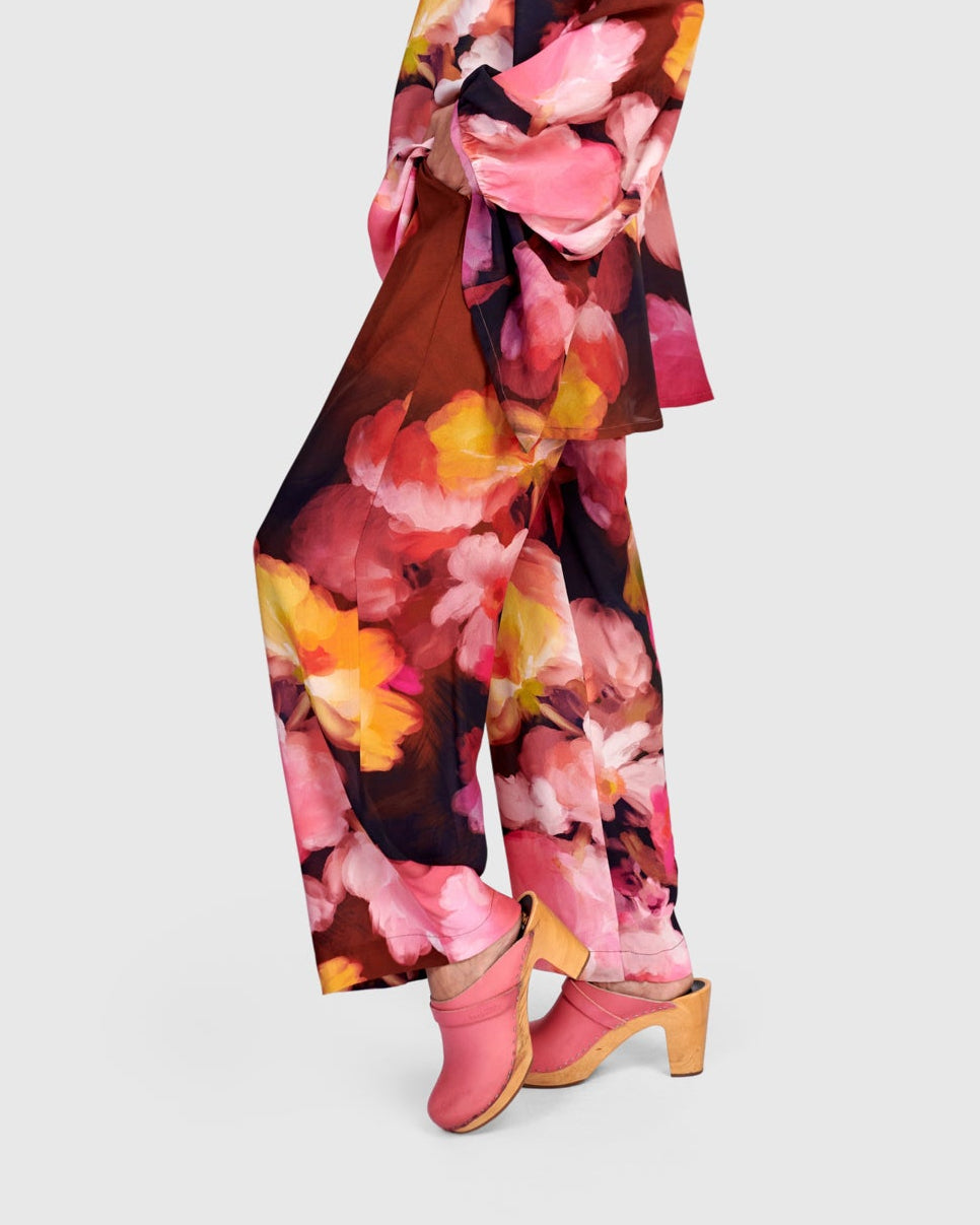 מכנסי בסטי פרחים ורוד