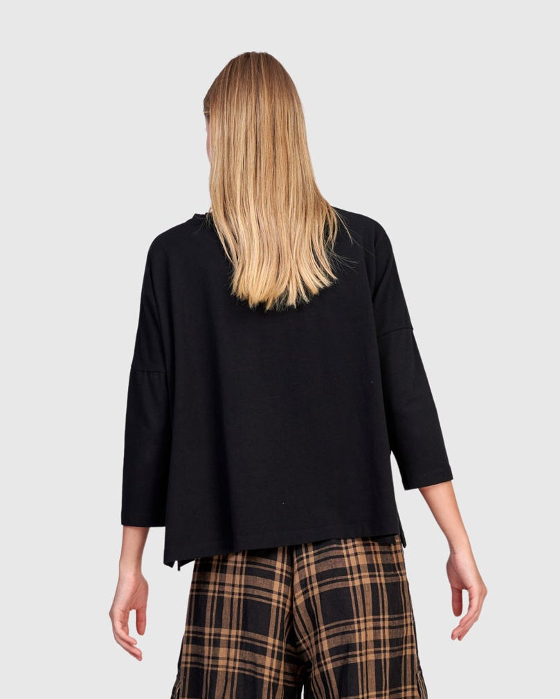 טישירט כיסי פשתן שחורה