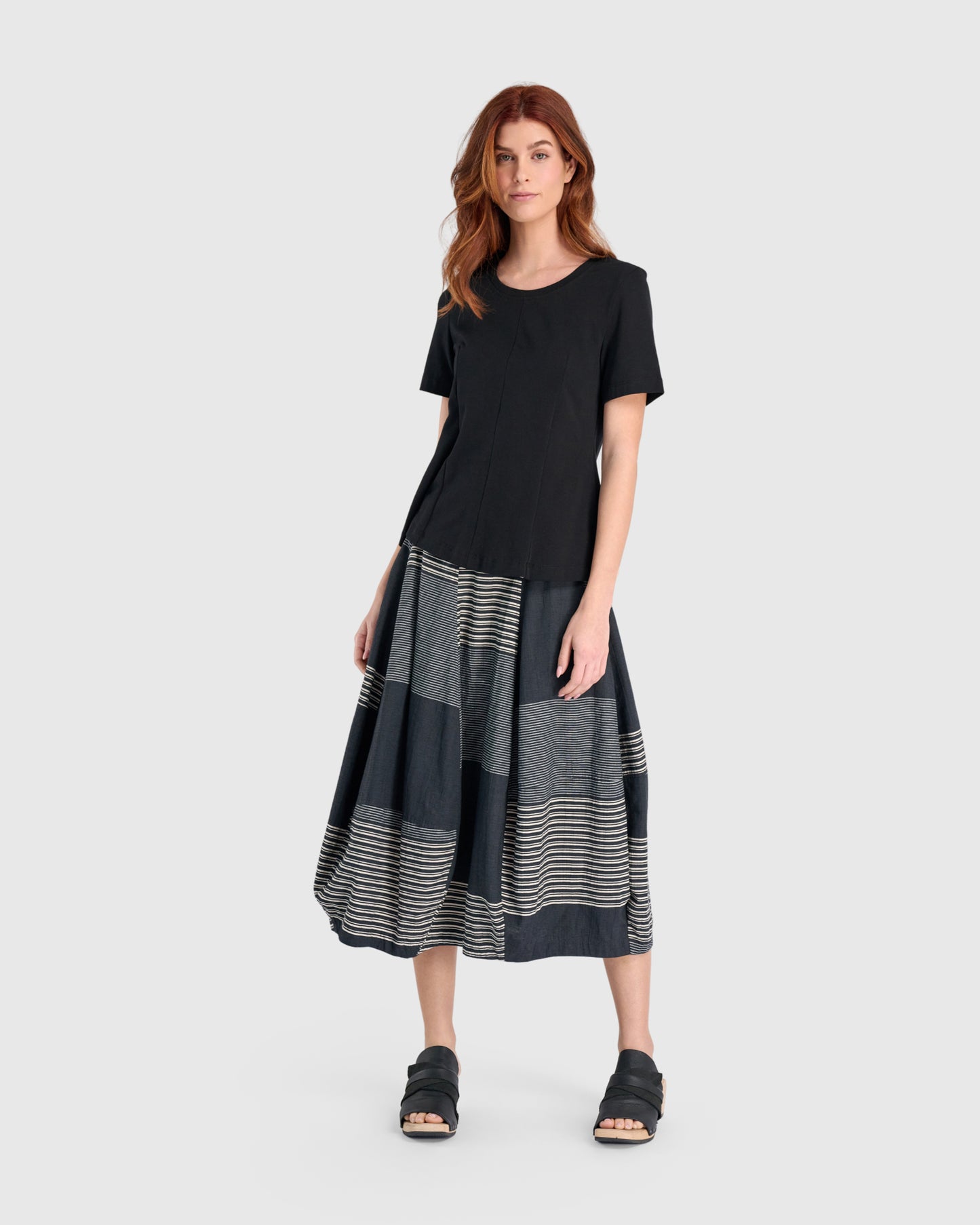 טישירט נסיכה שחורה