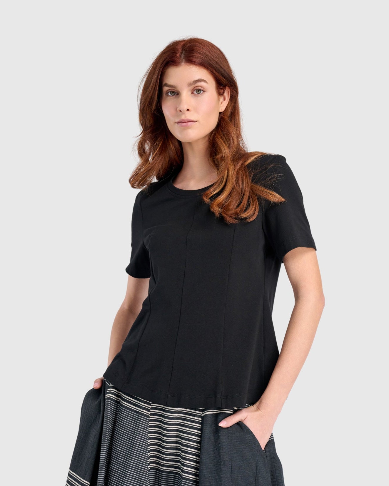 טישירט נסיכה שחורה