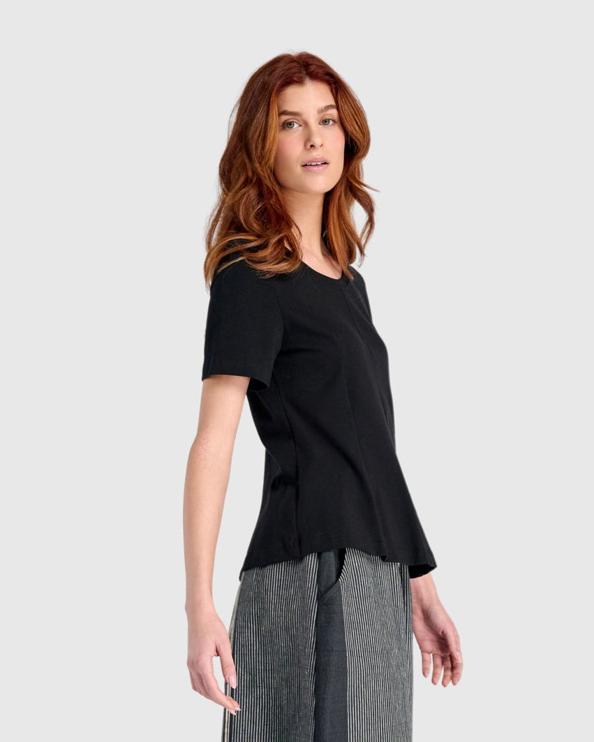 טישירט נסיכה שחורה