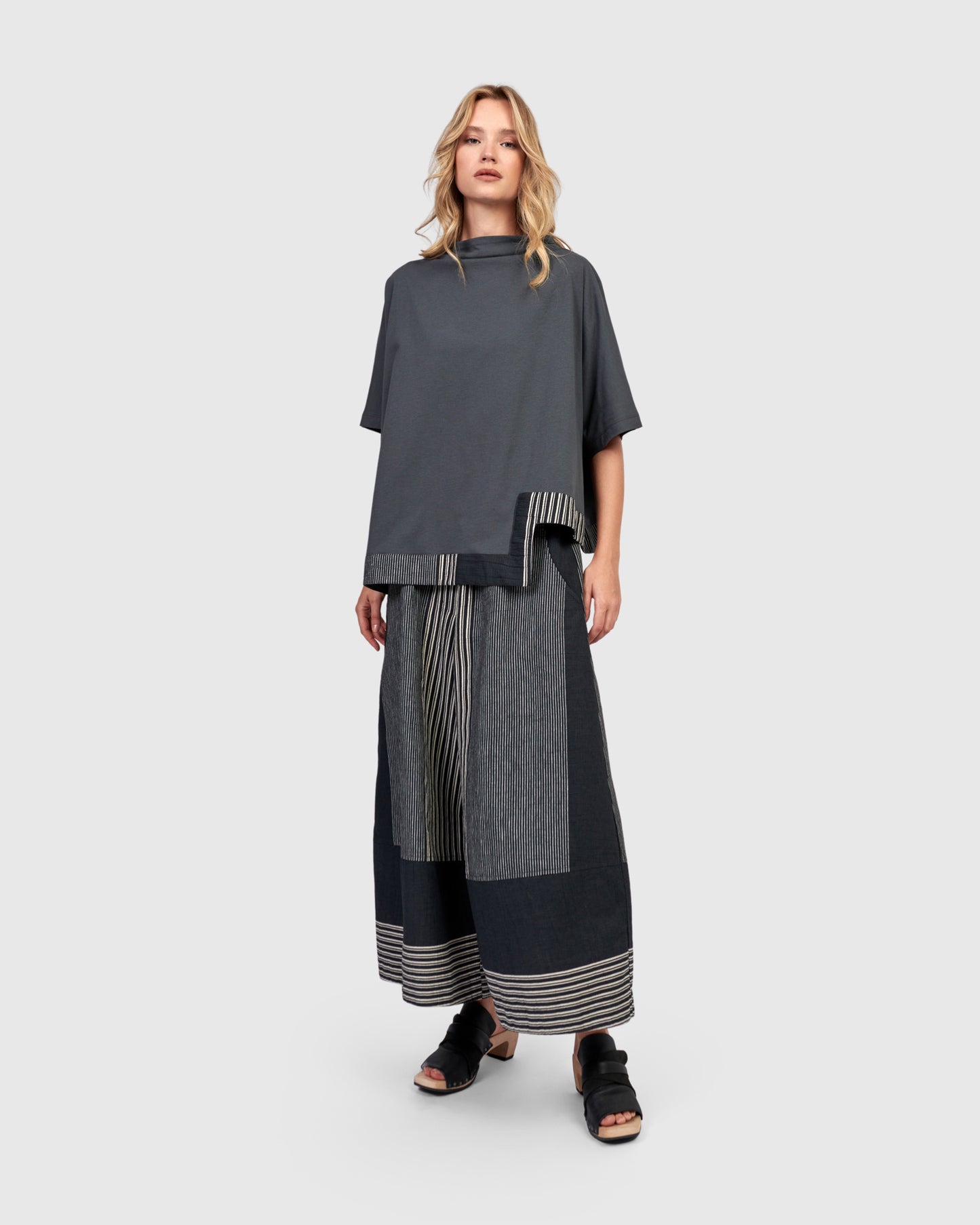 טישירט אורבן מפתח אפור