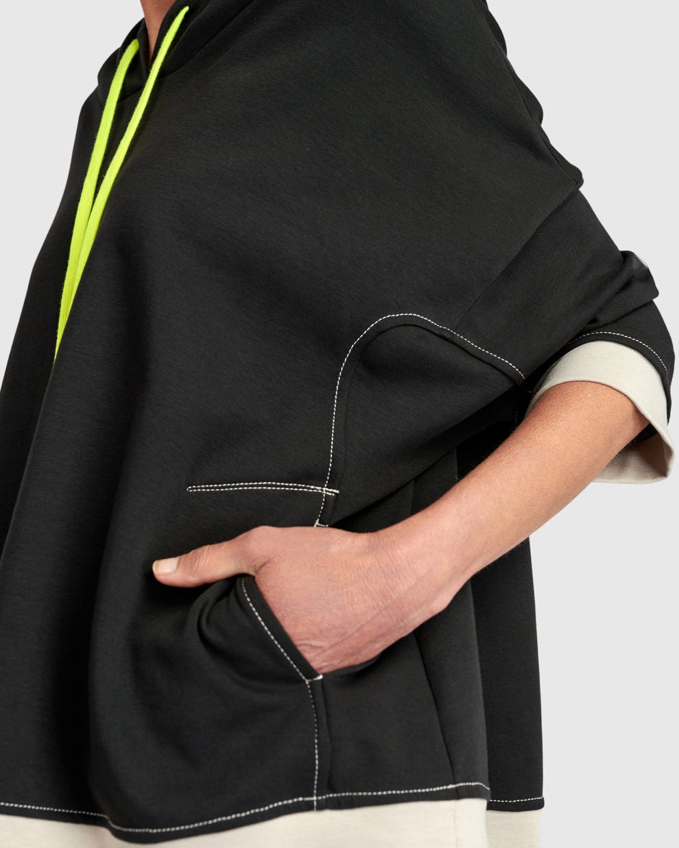 סווטשירט אורבן שרוכים שחור