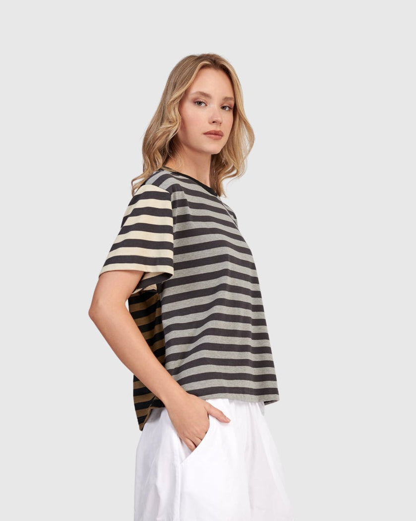 טישירט אורבן שילוב פסים