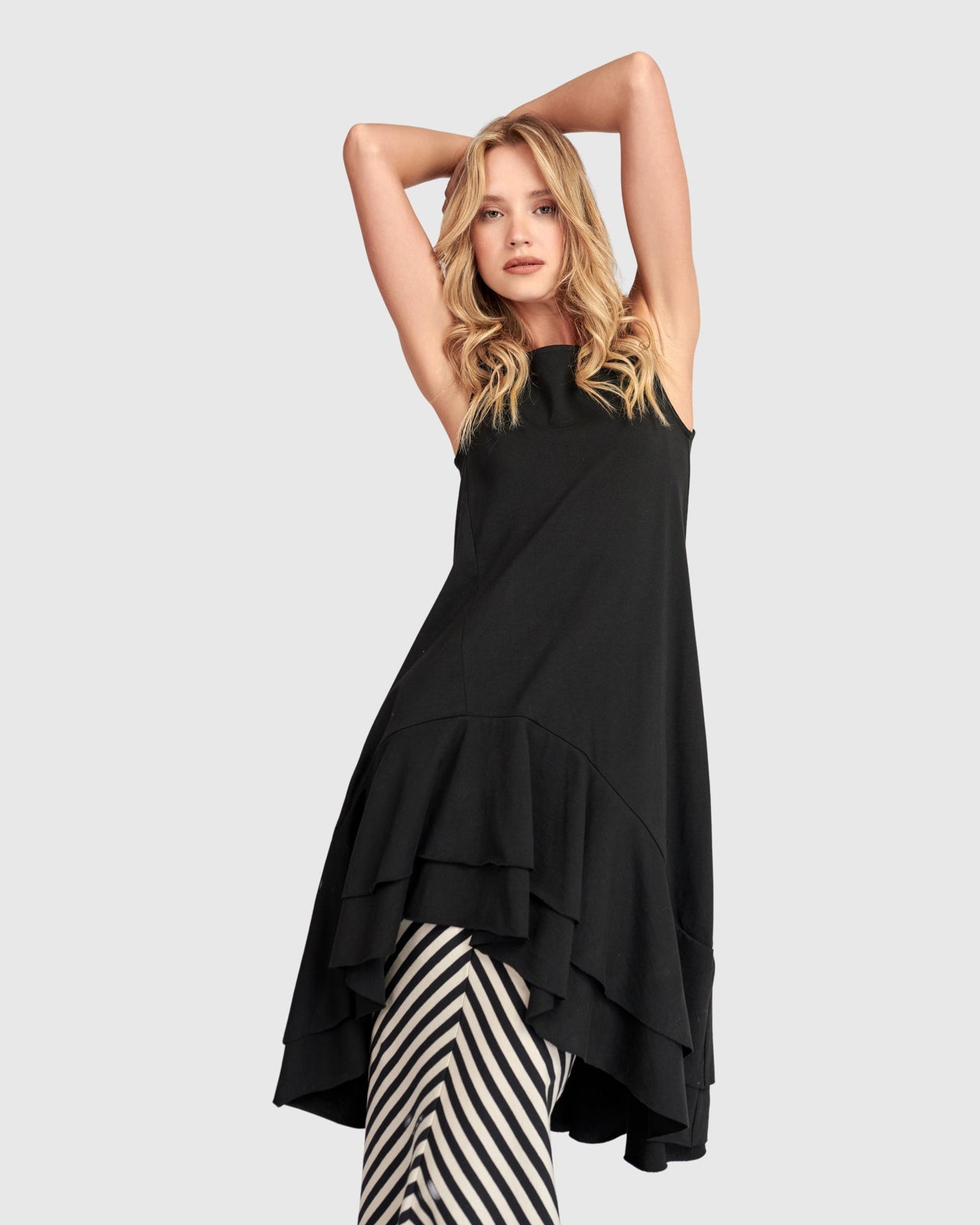 גופייה אורבן וולנים ארוכה שחורה