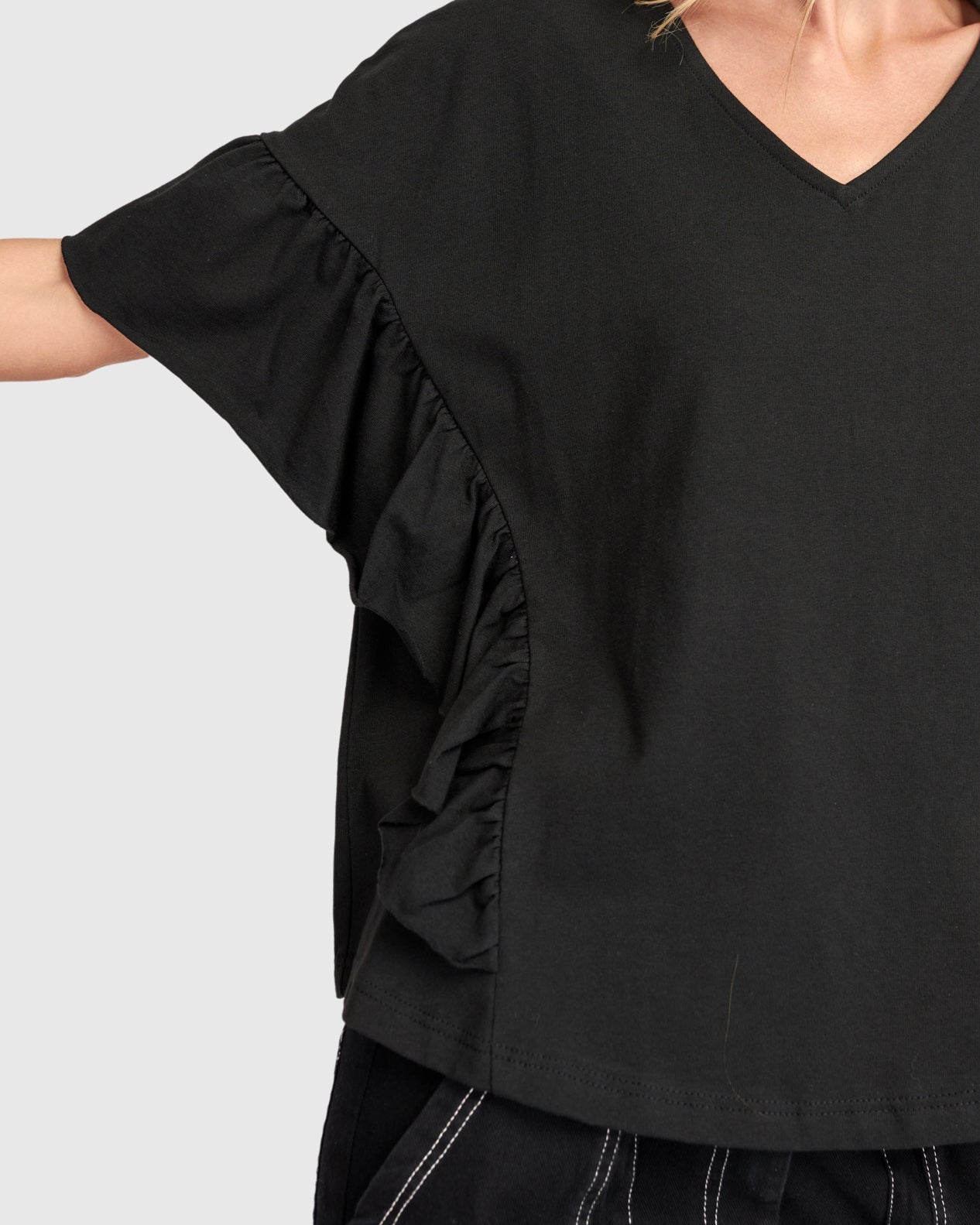 טישירט אורבן רפרוף שחורה