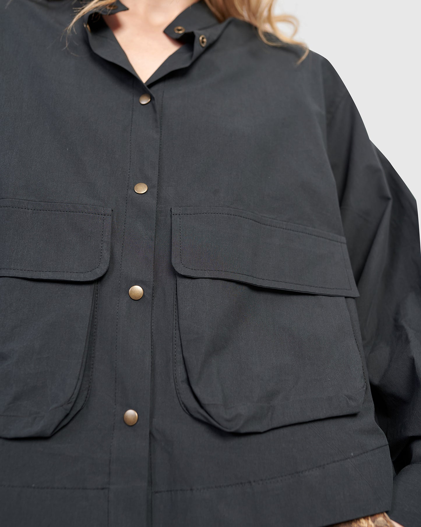 חולצה אורבן מוצלחת שחורה