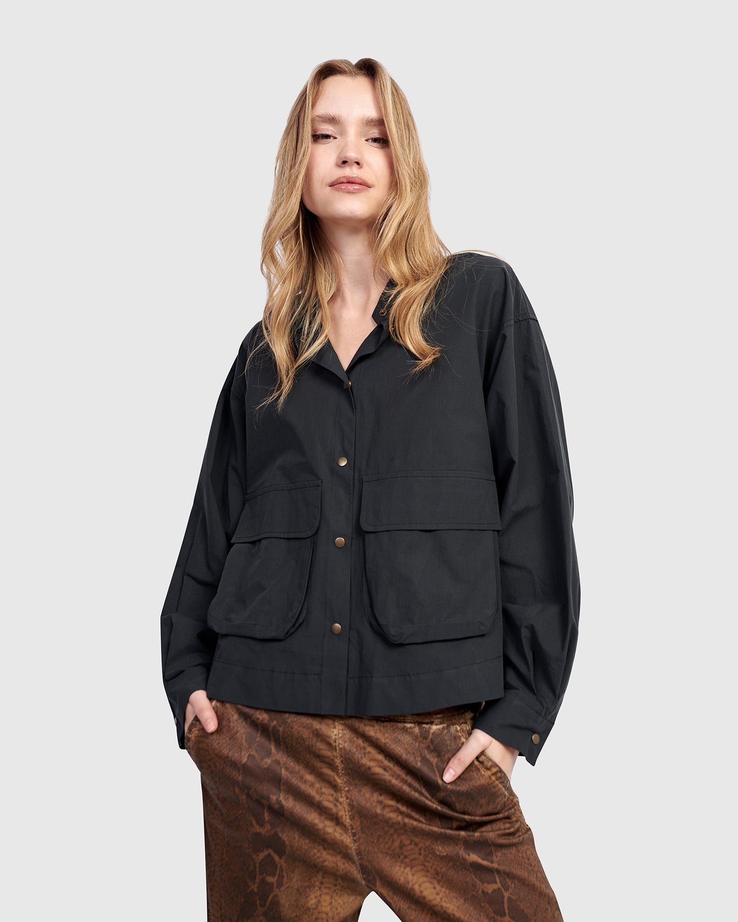 חולצה אורבן מוצלחת שחורה