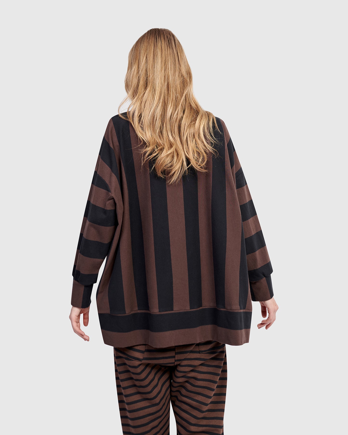 סווטשירט אורבן פסים חום