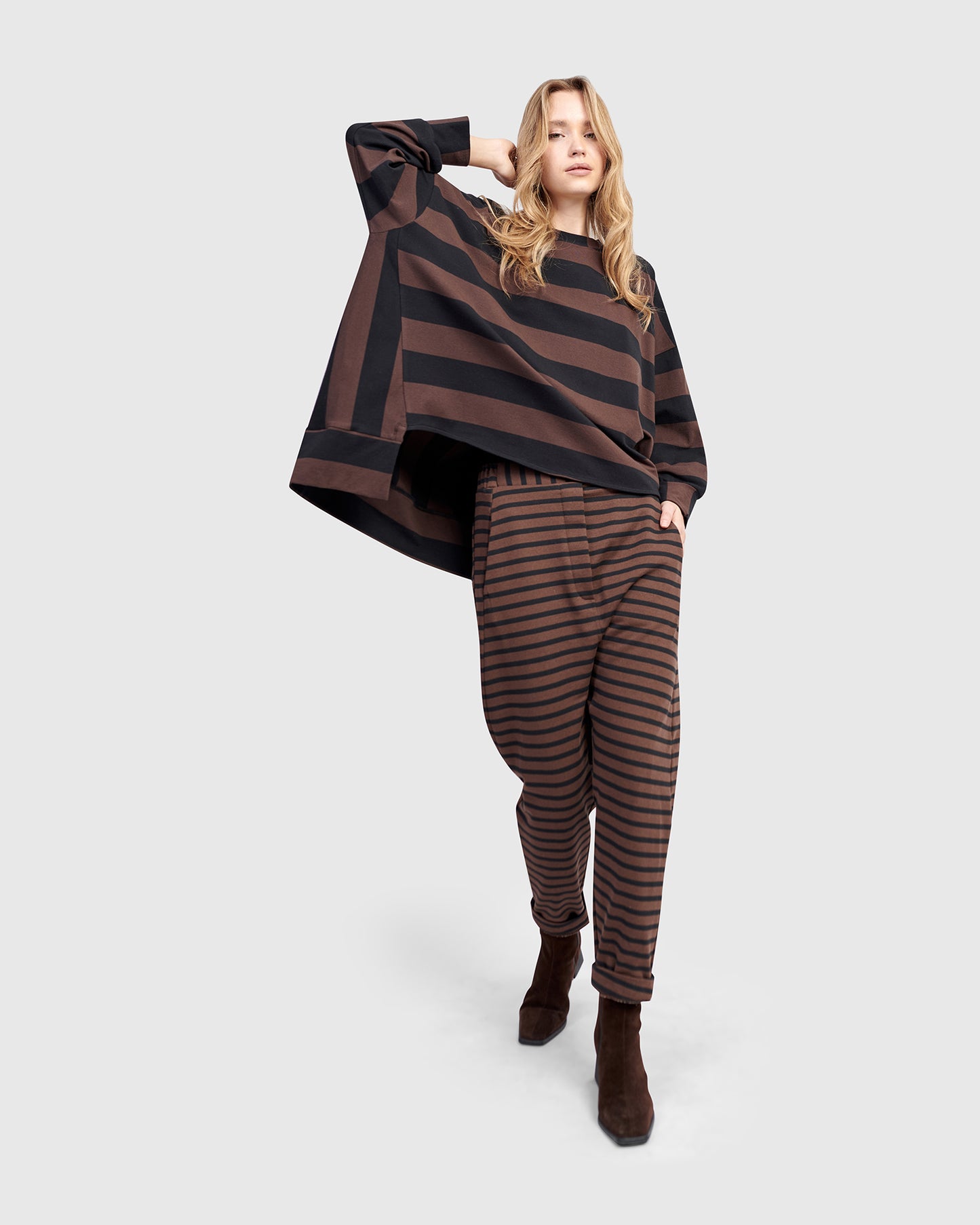 סווטשירט אורבן פסים חום