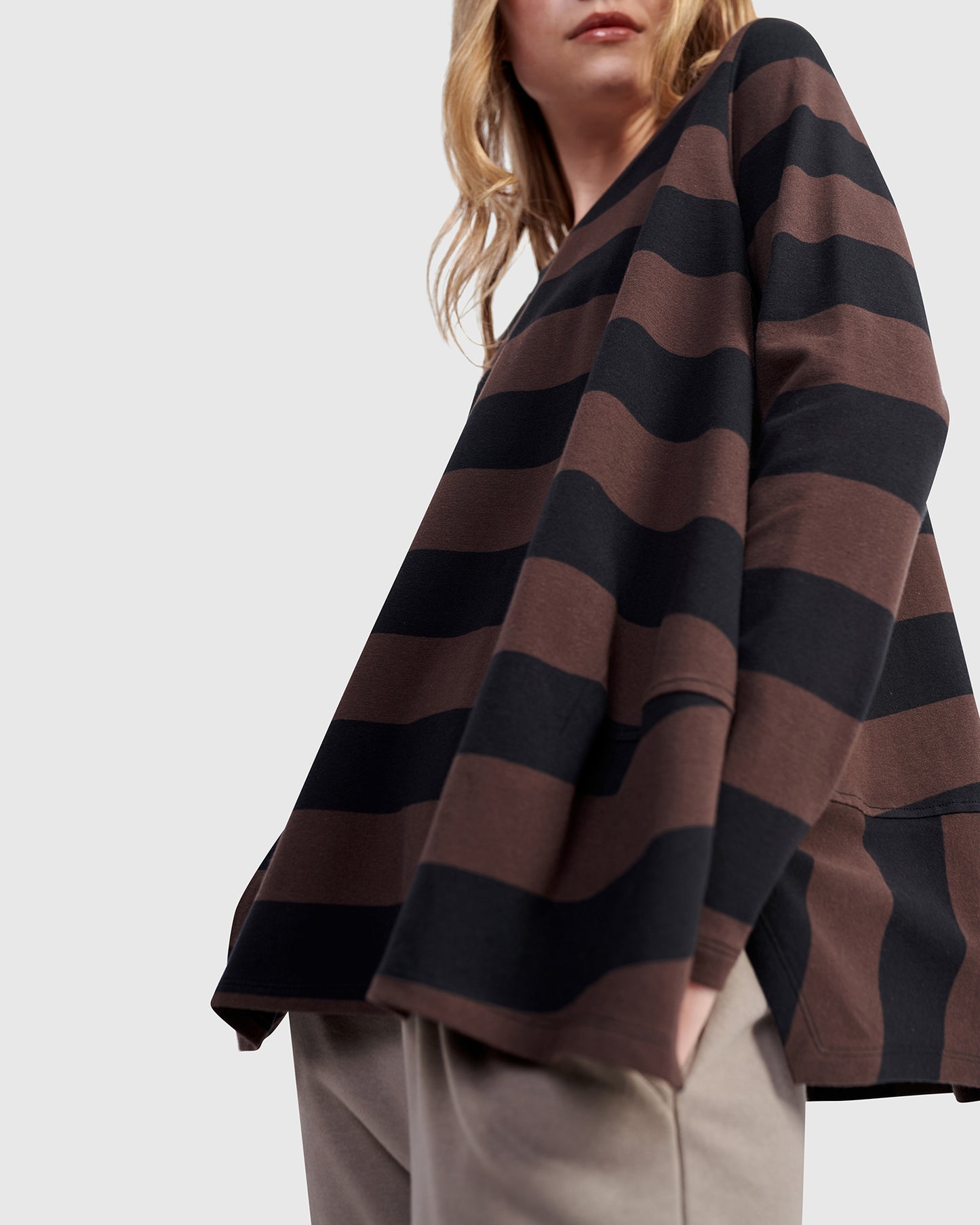 טישירט אורבן פסים חום