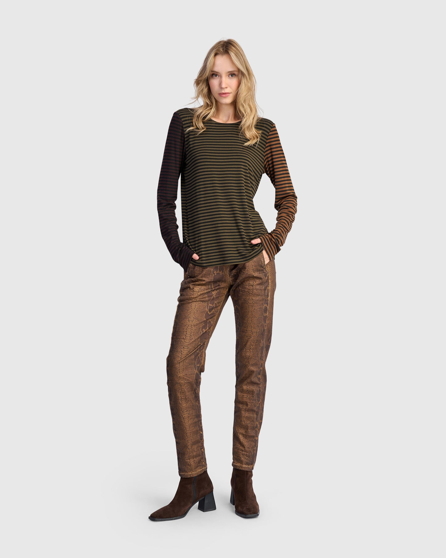 מכנסי גריי נחש