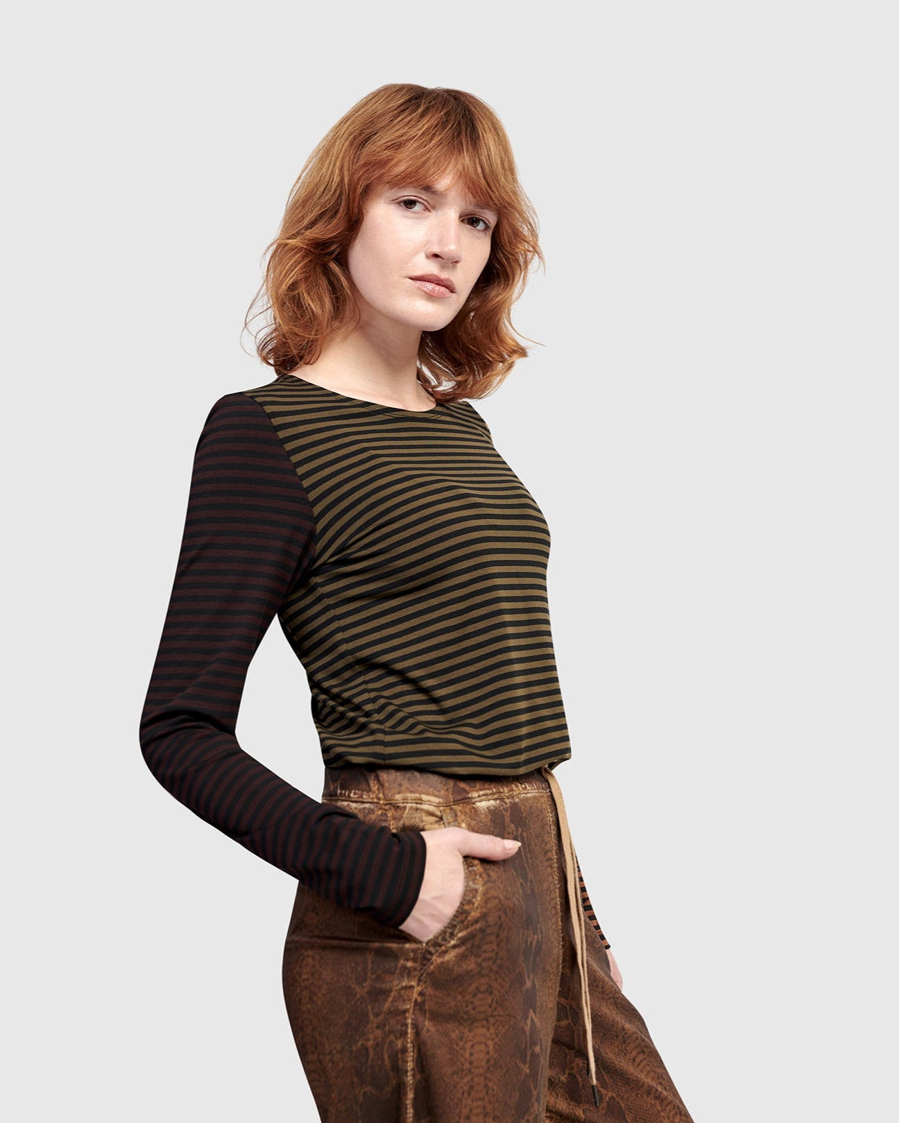 טישירט אורבן פסים דקים